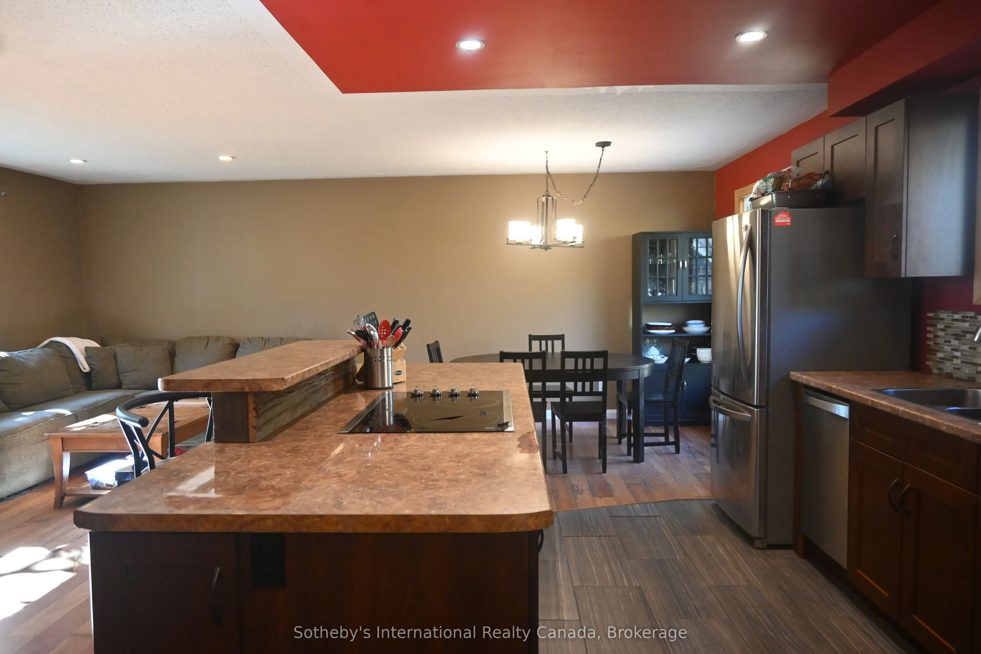 6 Pleasantview Drive