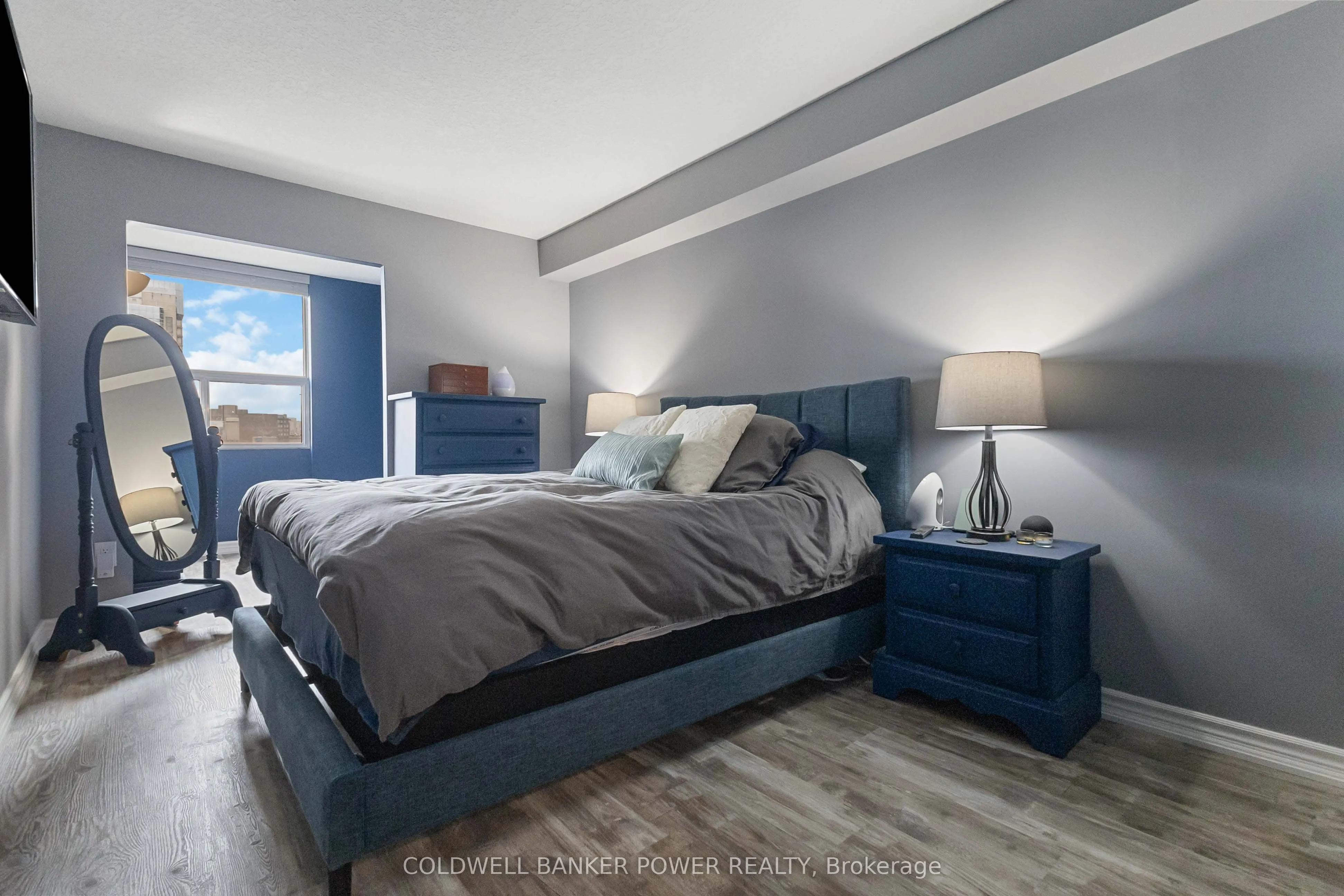 389 Dundas Street, #604