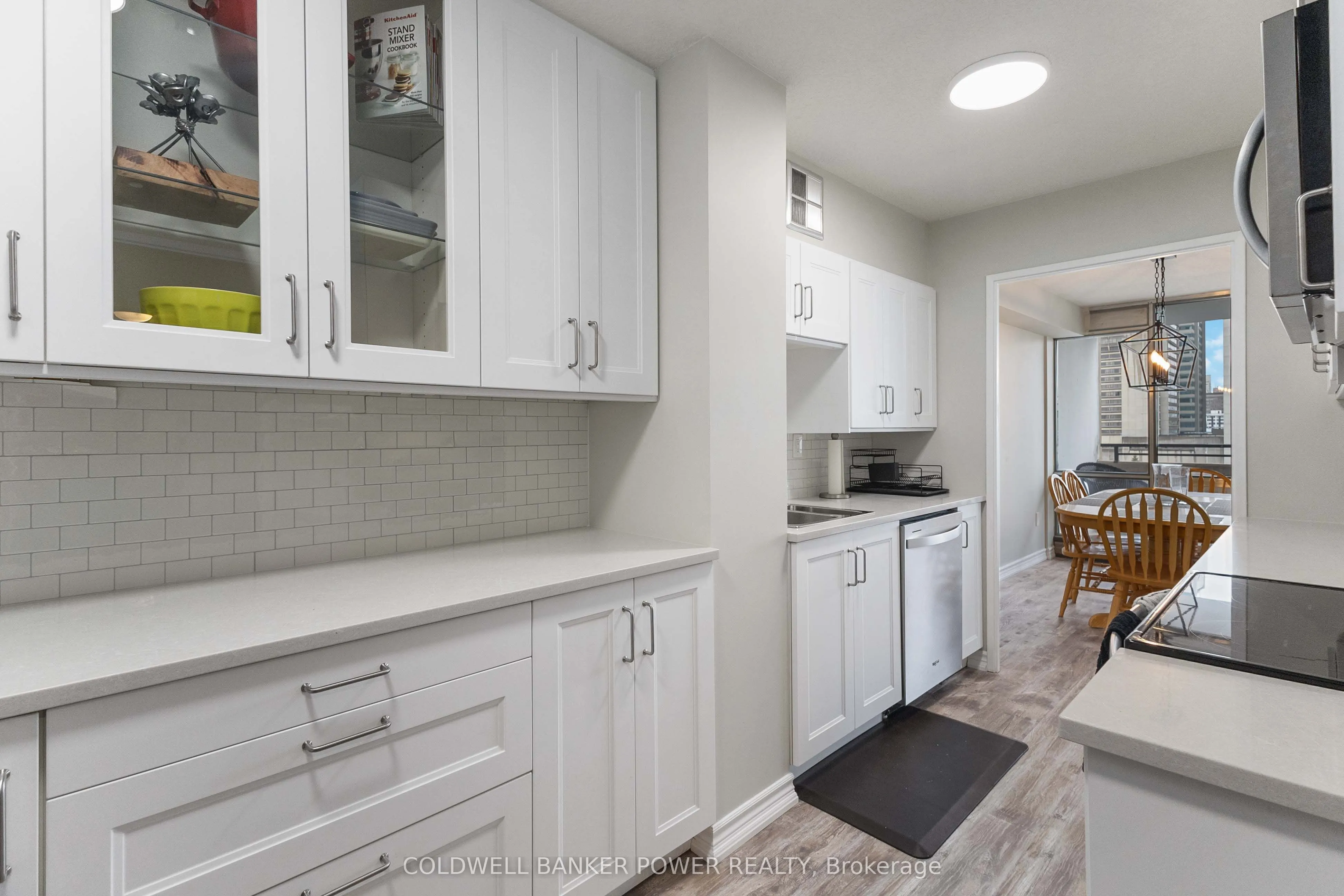 389 Dundas Street, #604