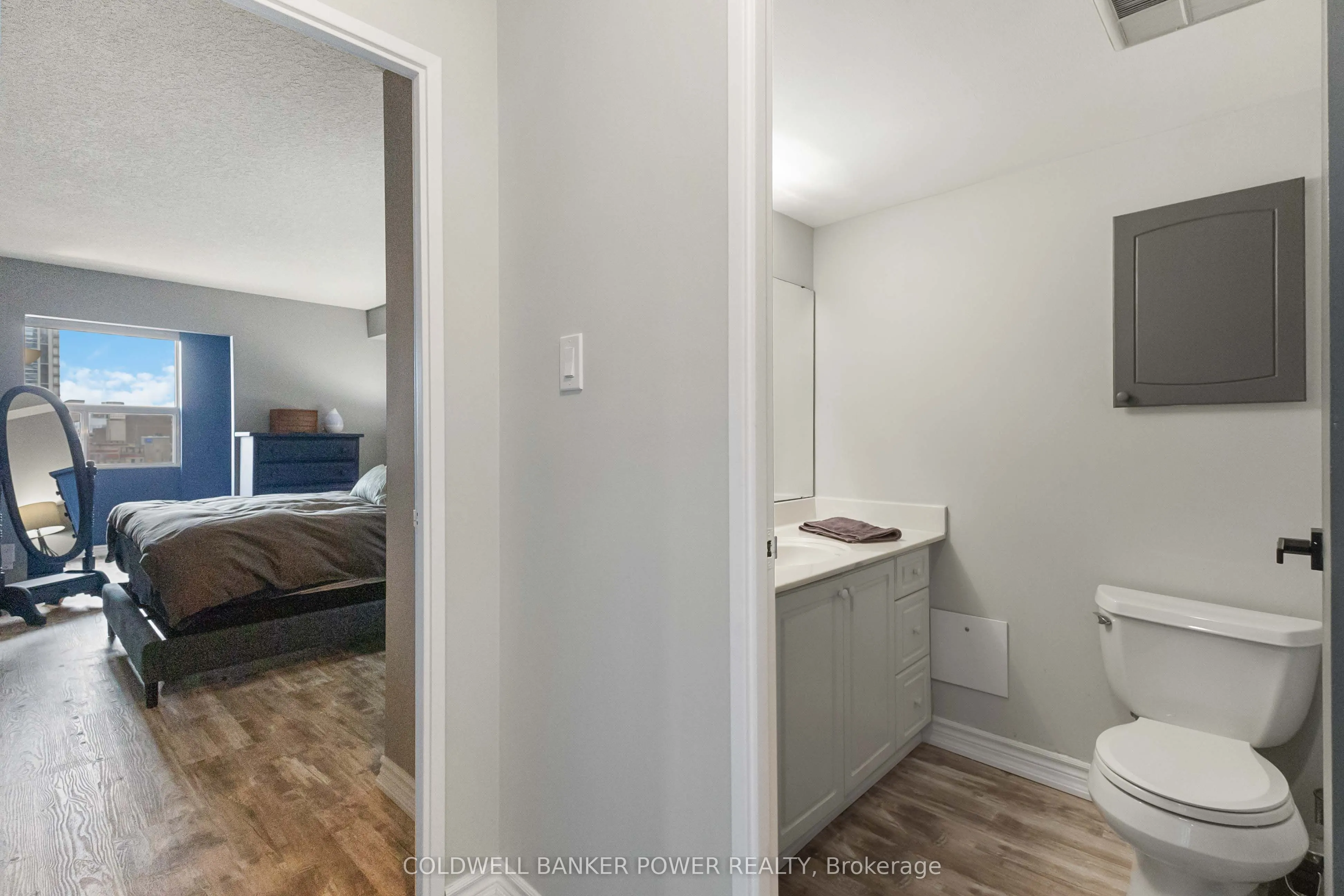 389 Dundas Street, #604