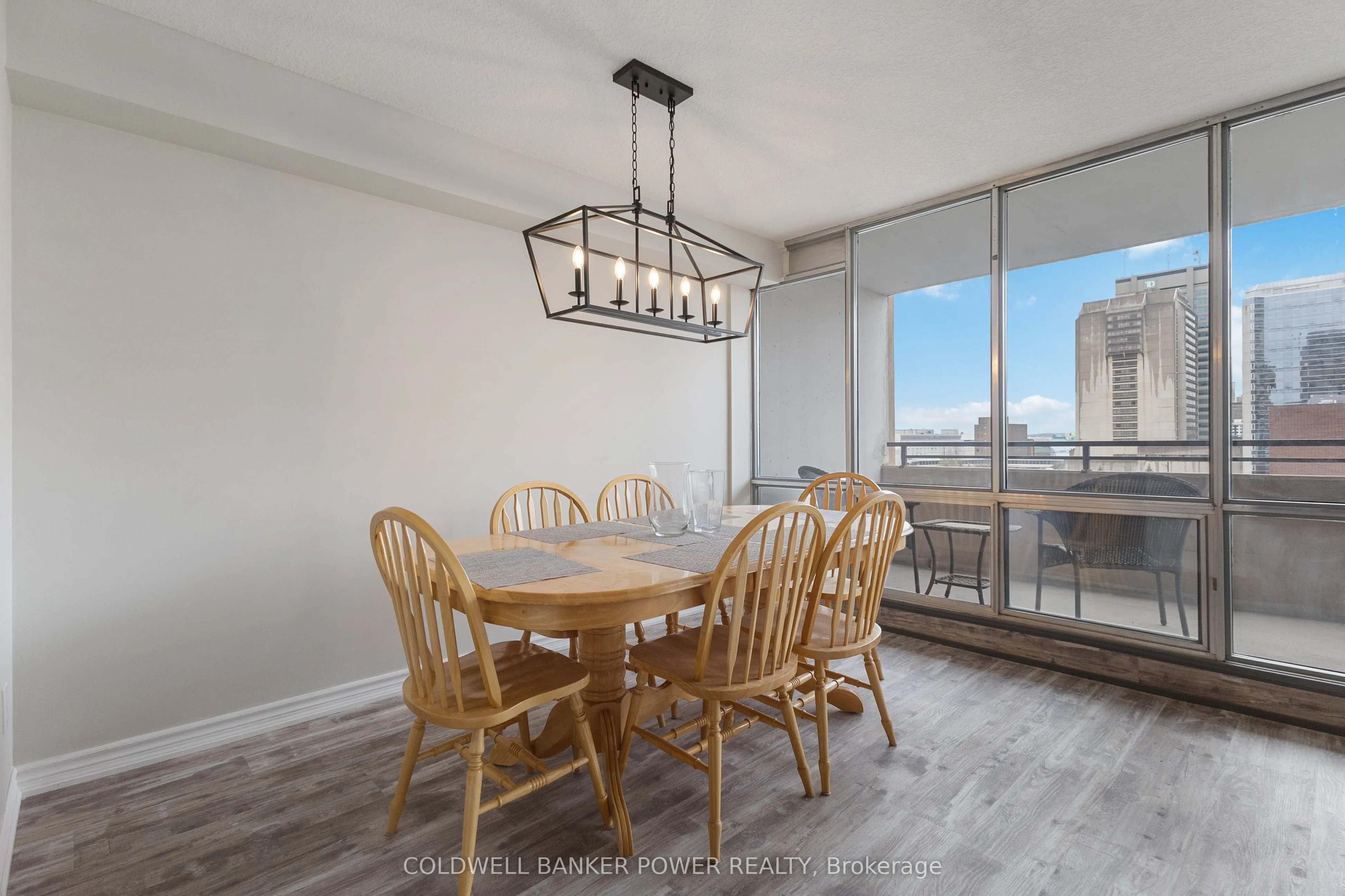 389 Dundas Street, #604