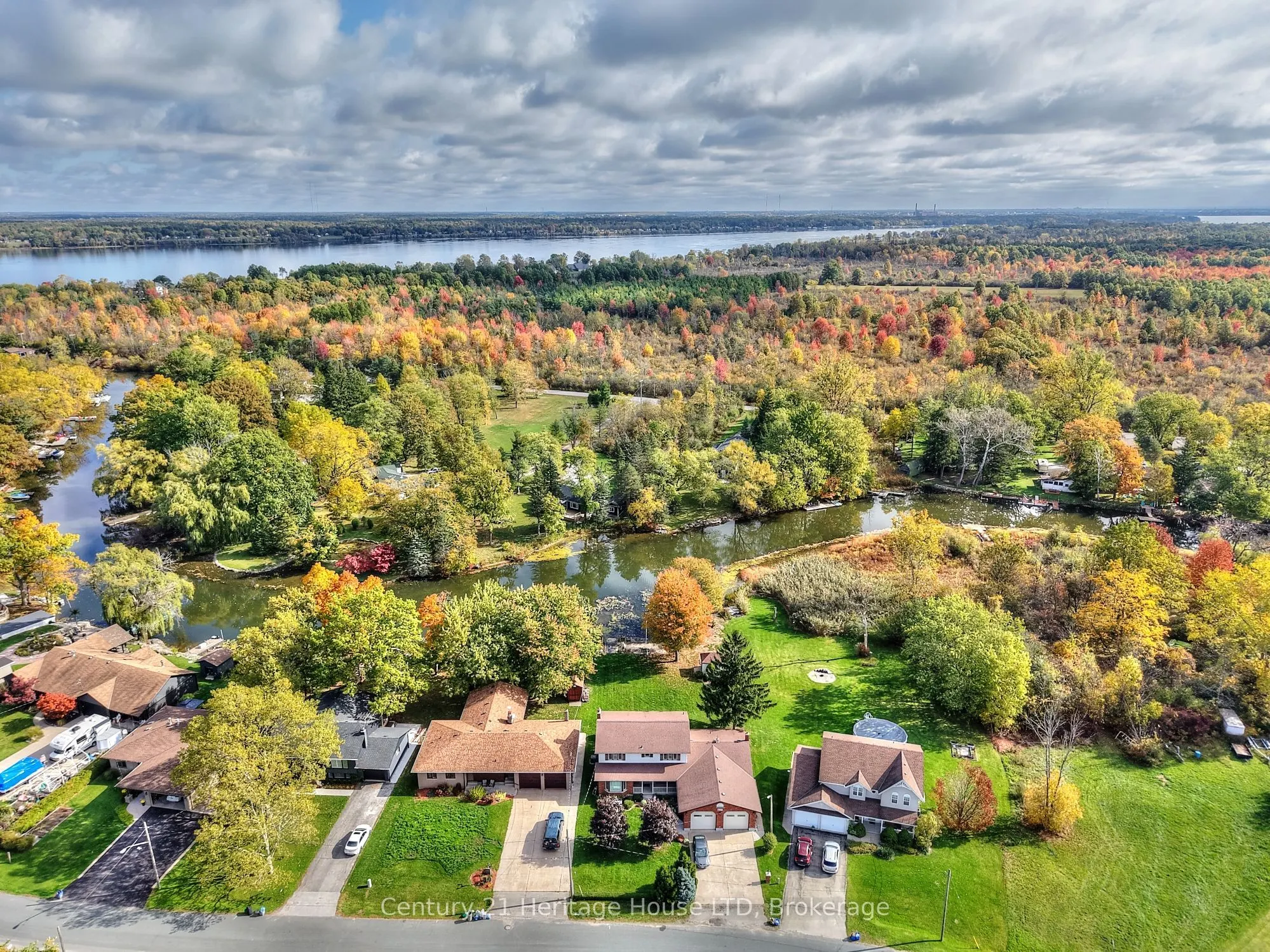 3466 River Trail