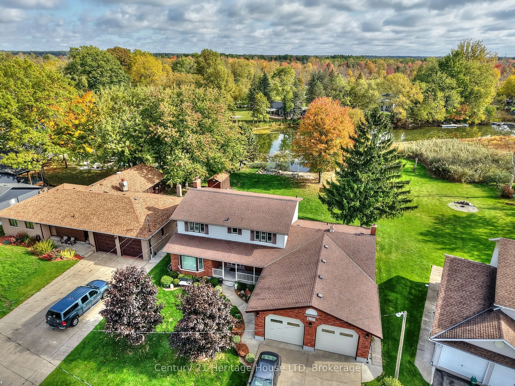 3466 River Trail