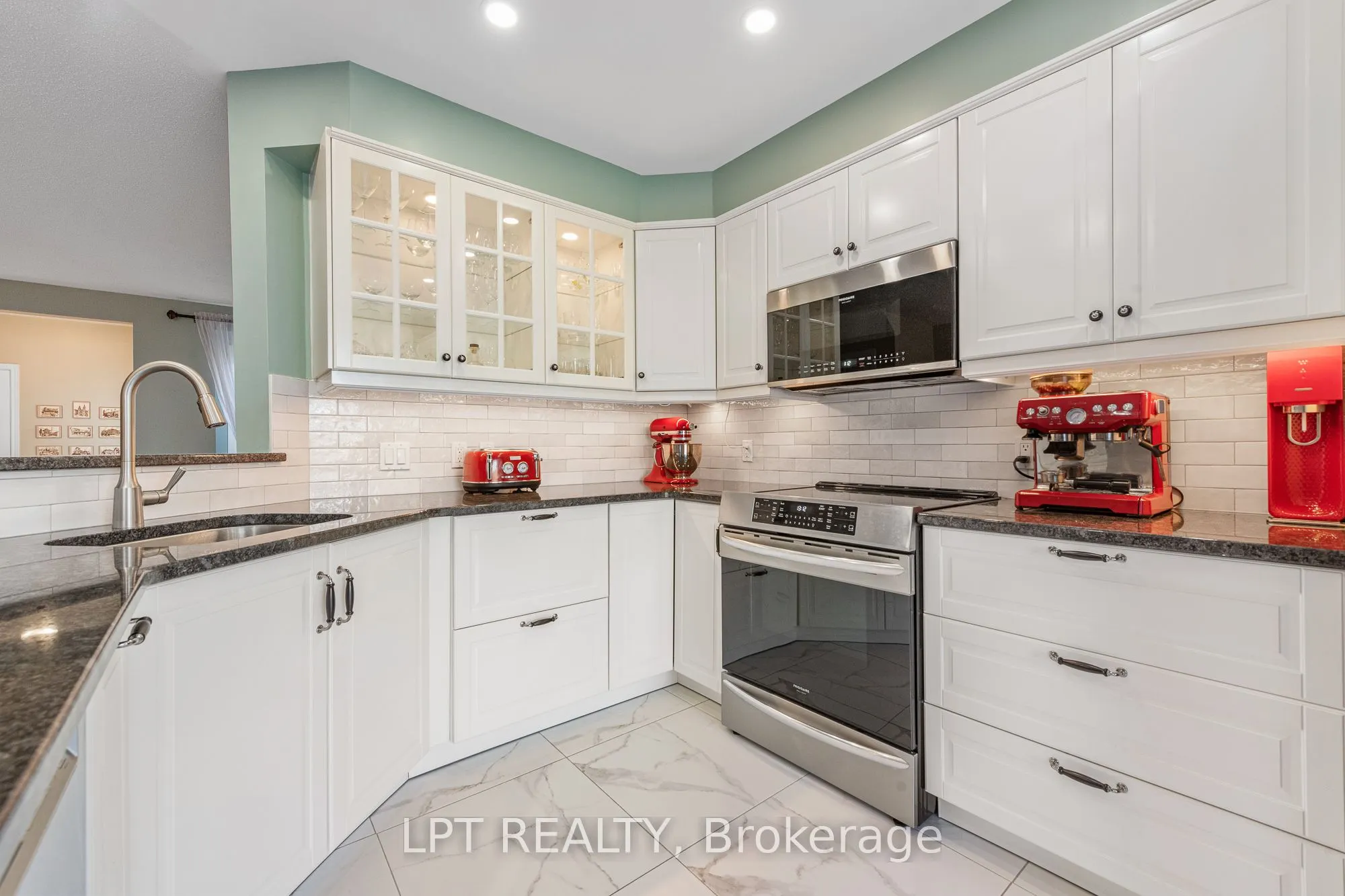 16 Calaveras Avenue