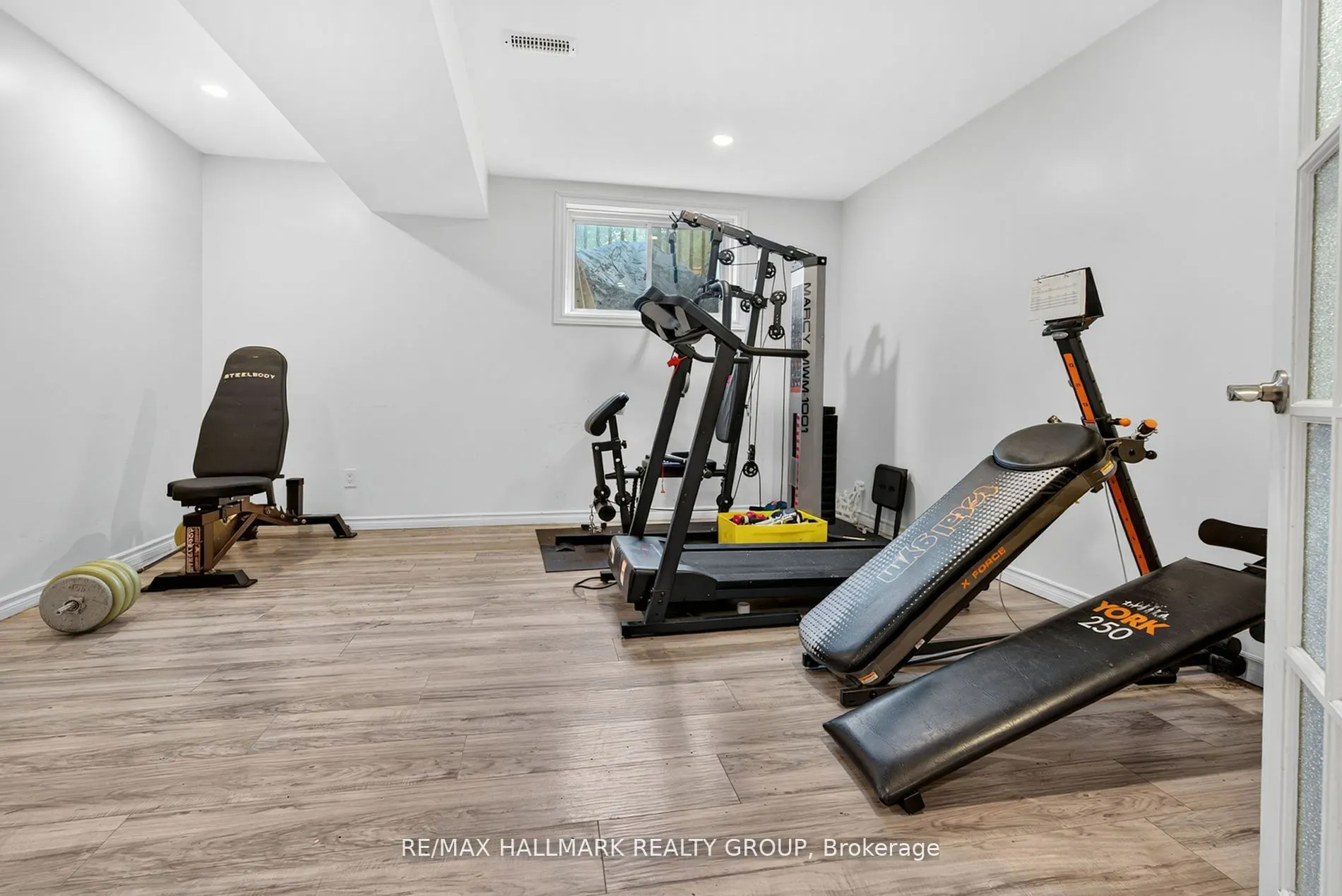 11 Rideau Crossing Crescent