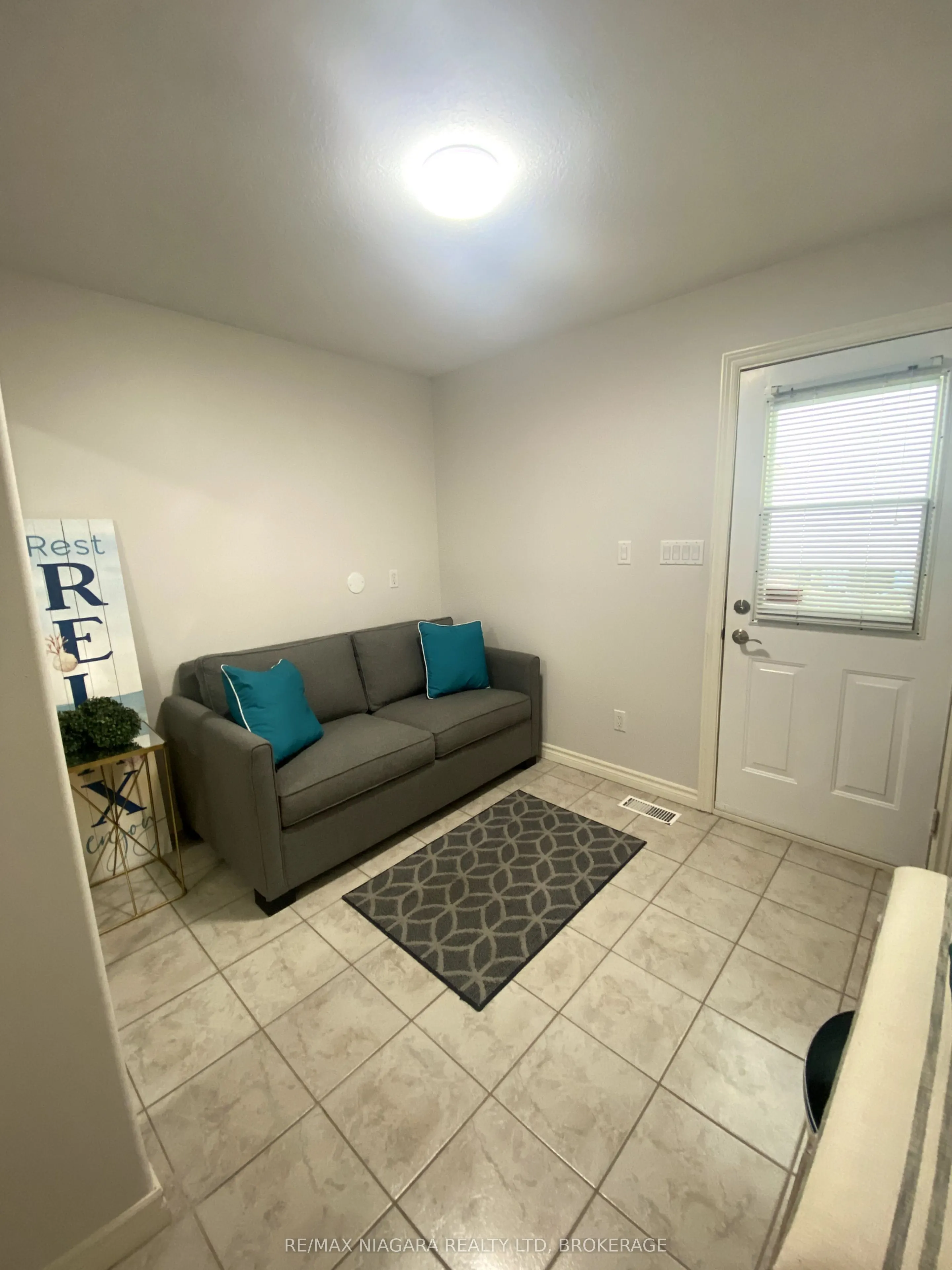 4875 Firelane 18