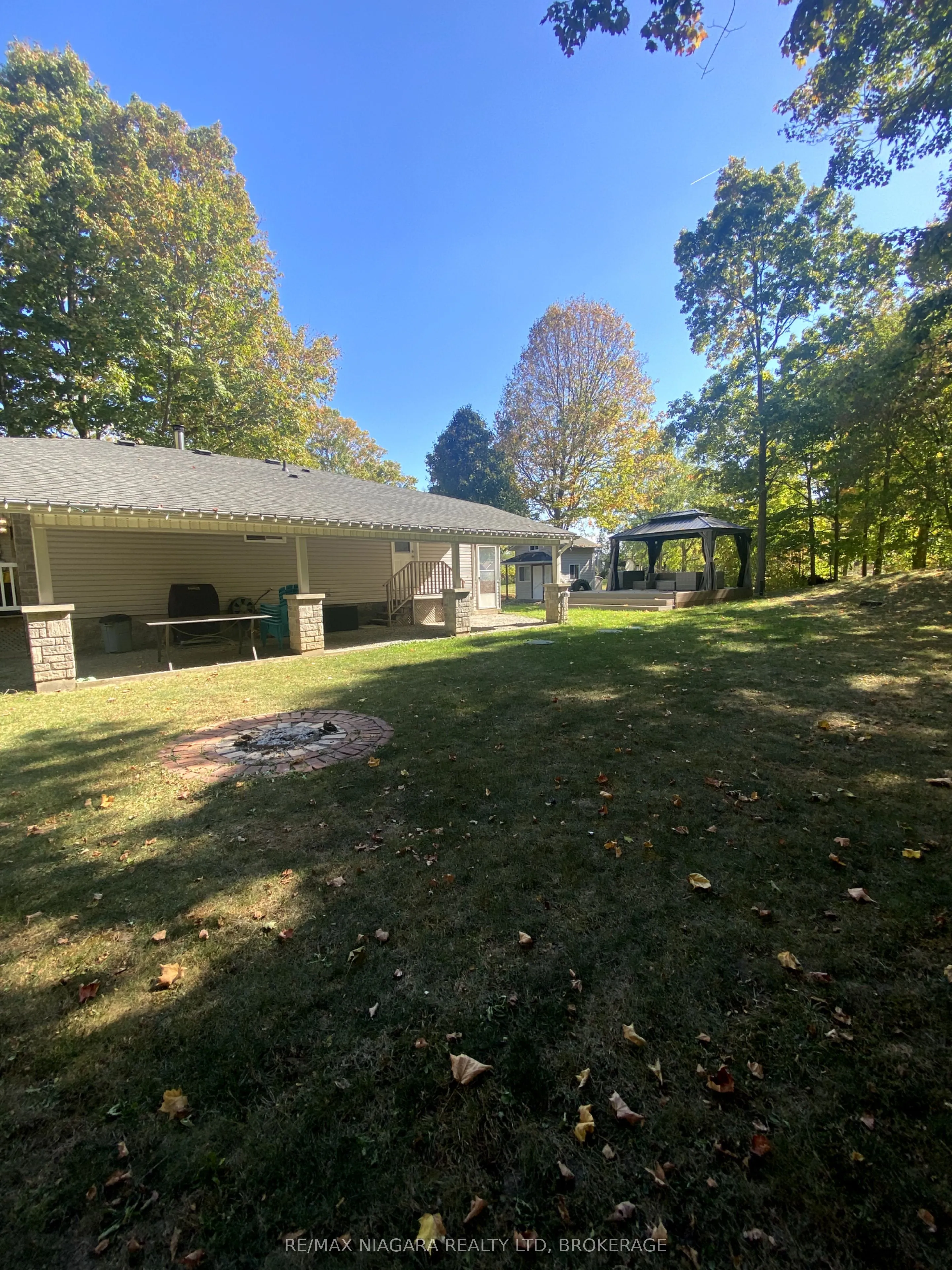 4875 Firelane 18
