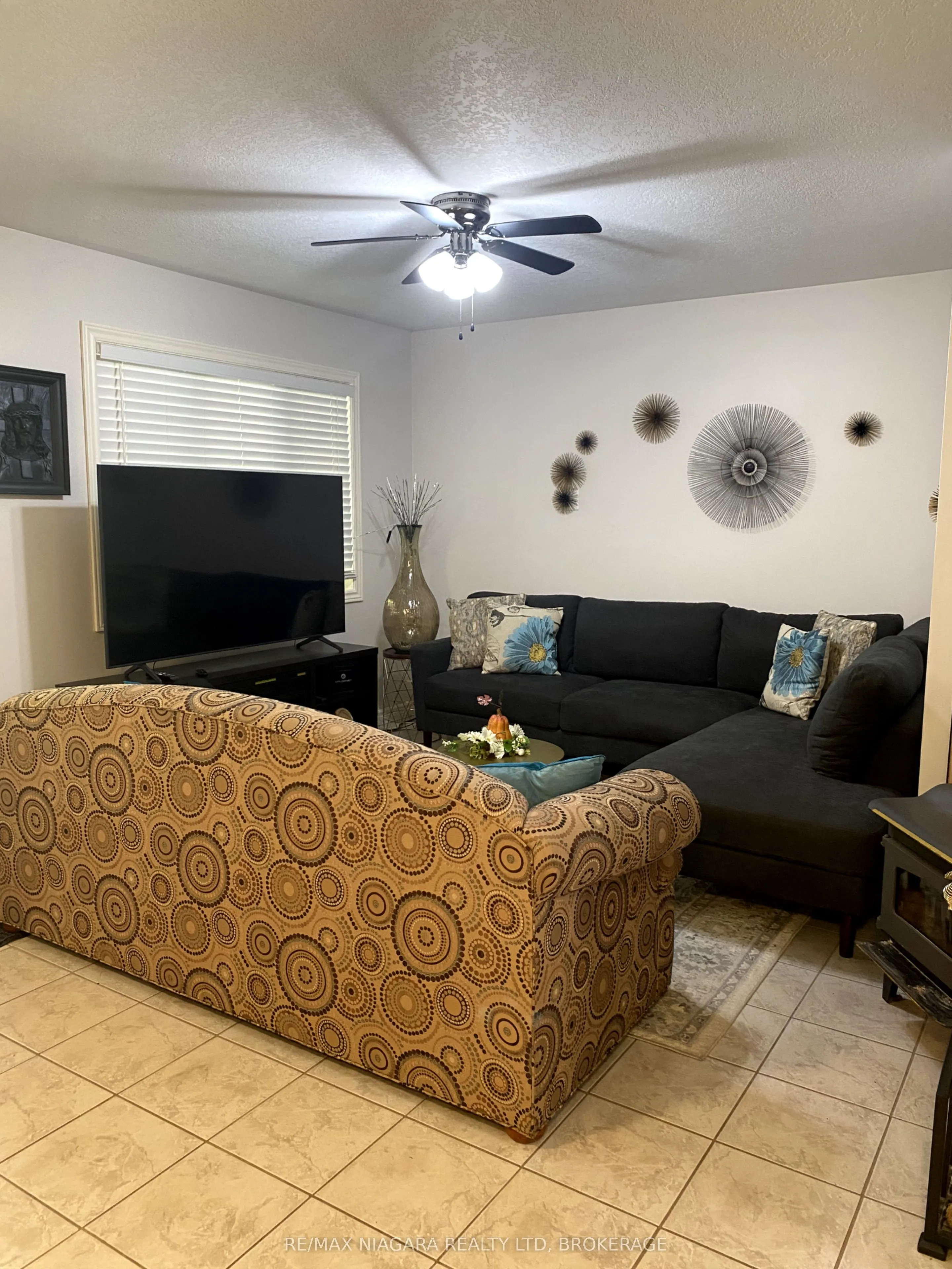 4875 Firelane 18