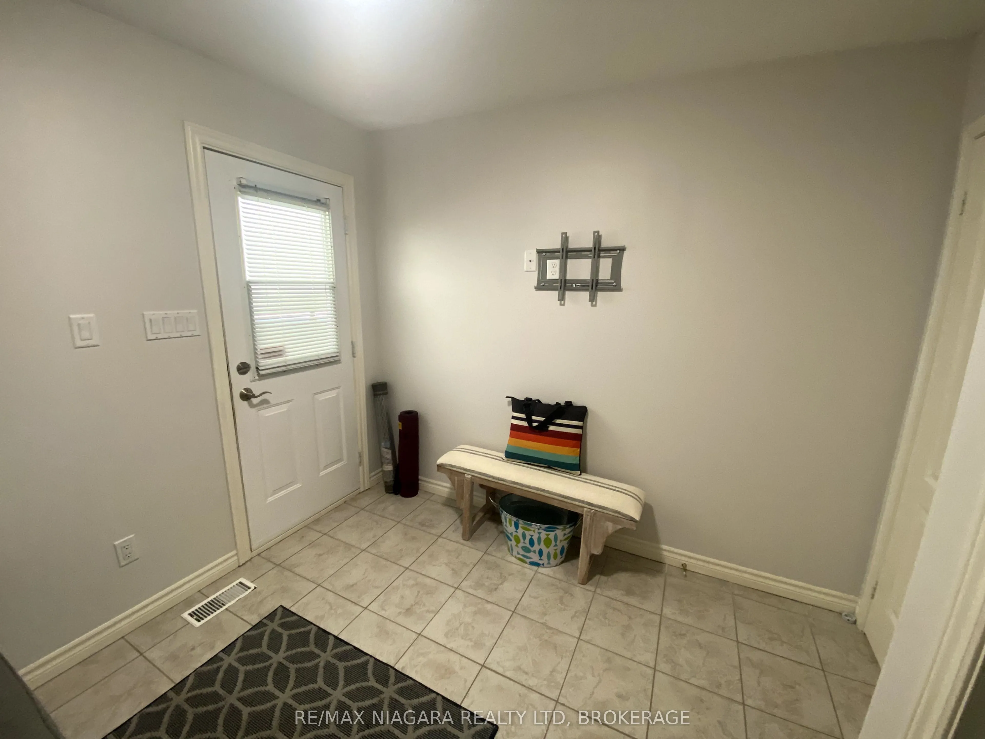 4875 Firelane 18