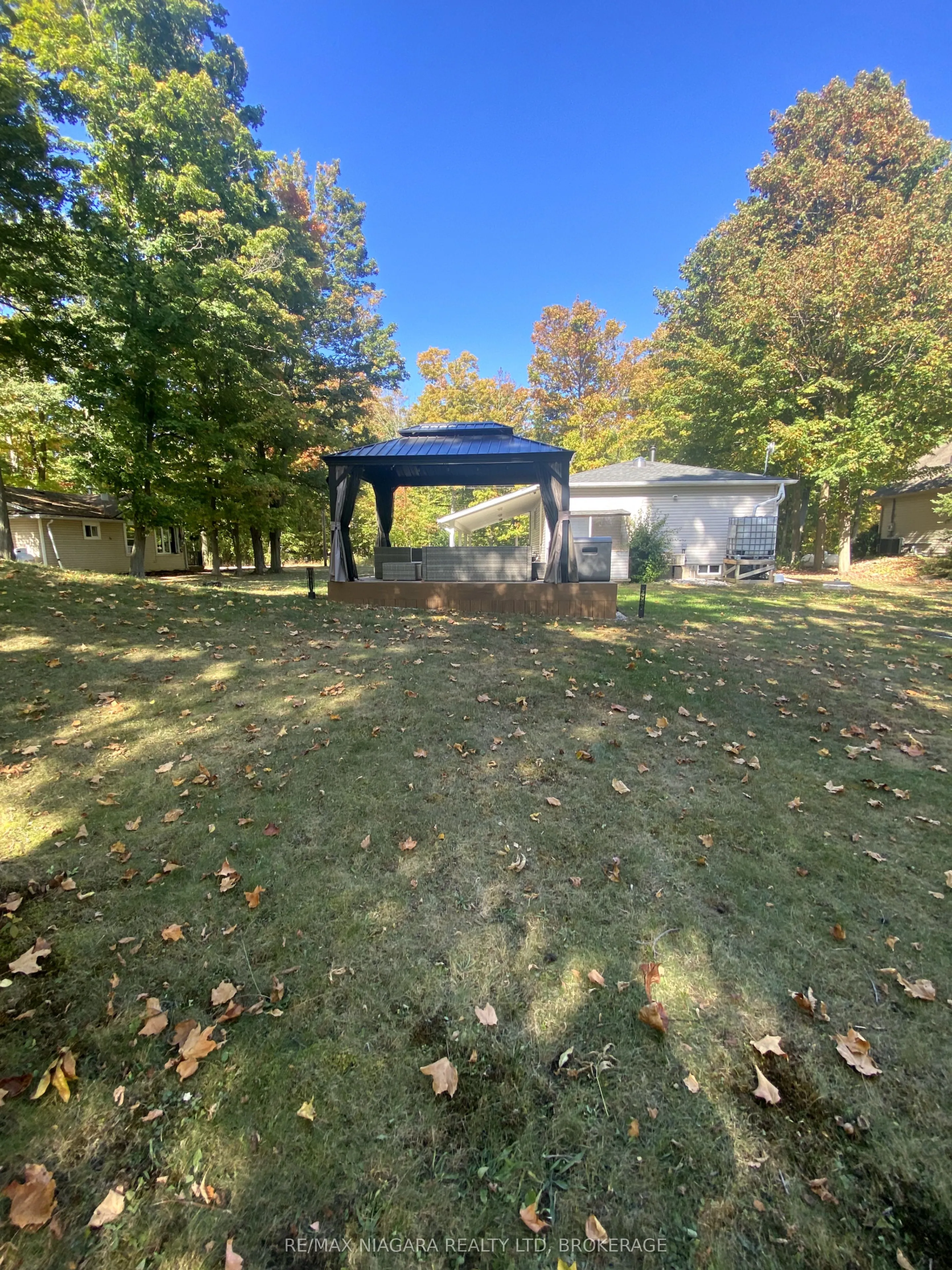 4875 Firelane 18