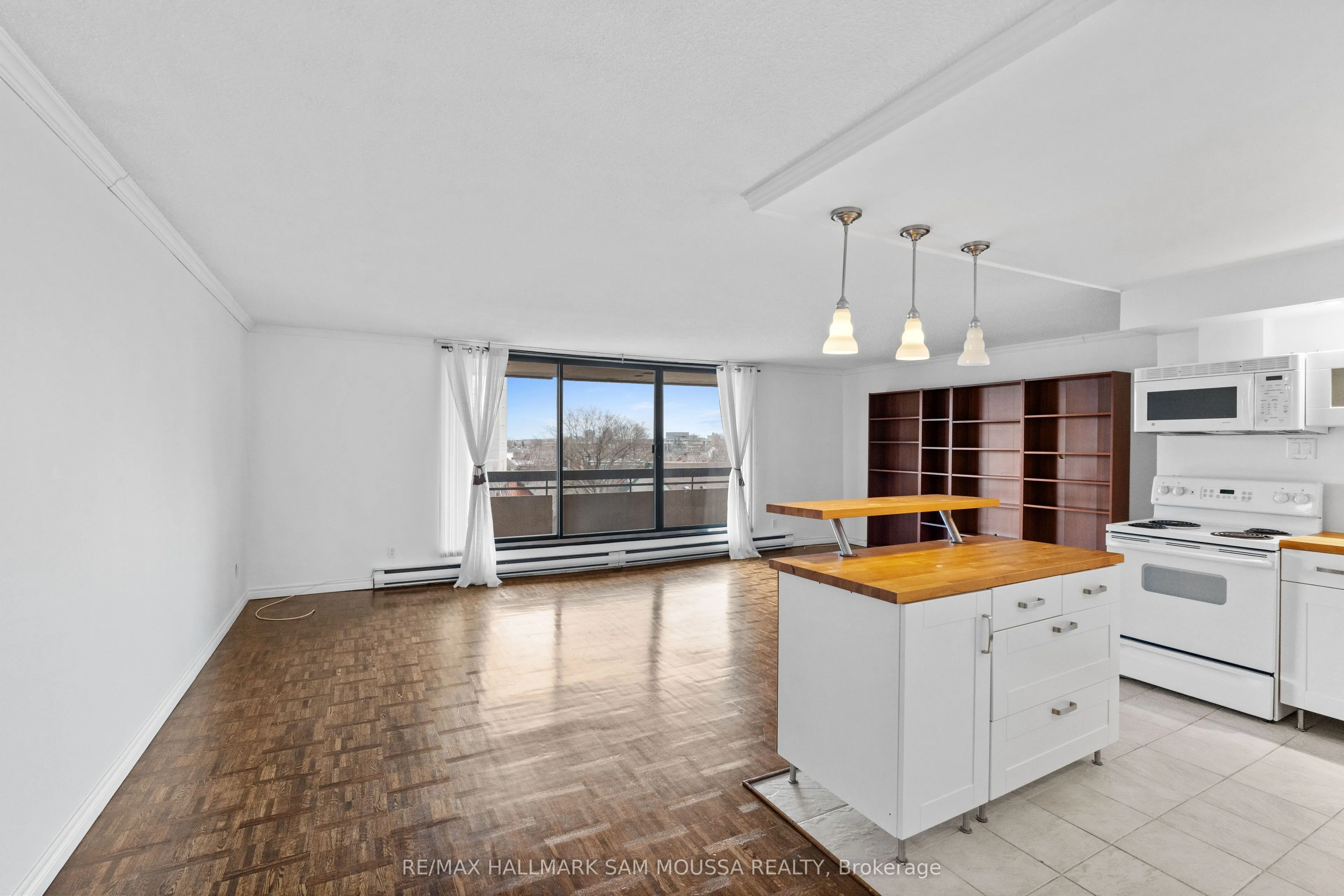 20 Driveway Drive S, #502