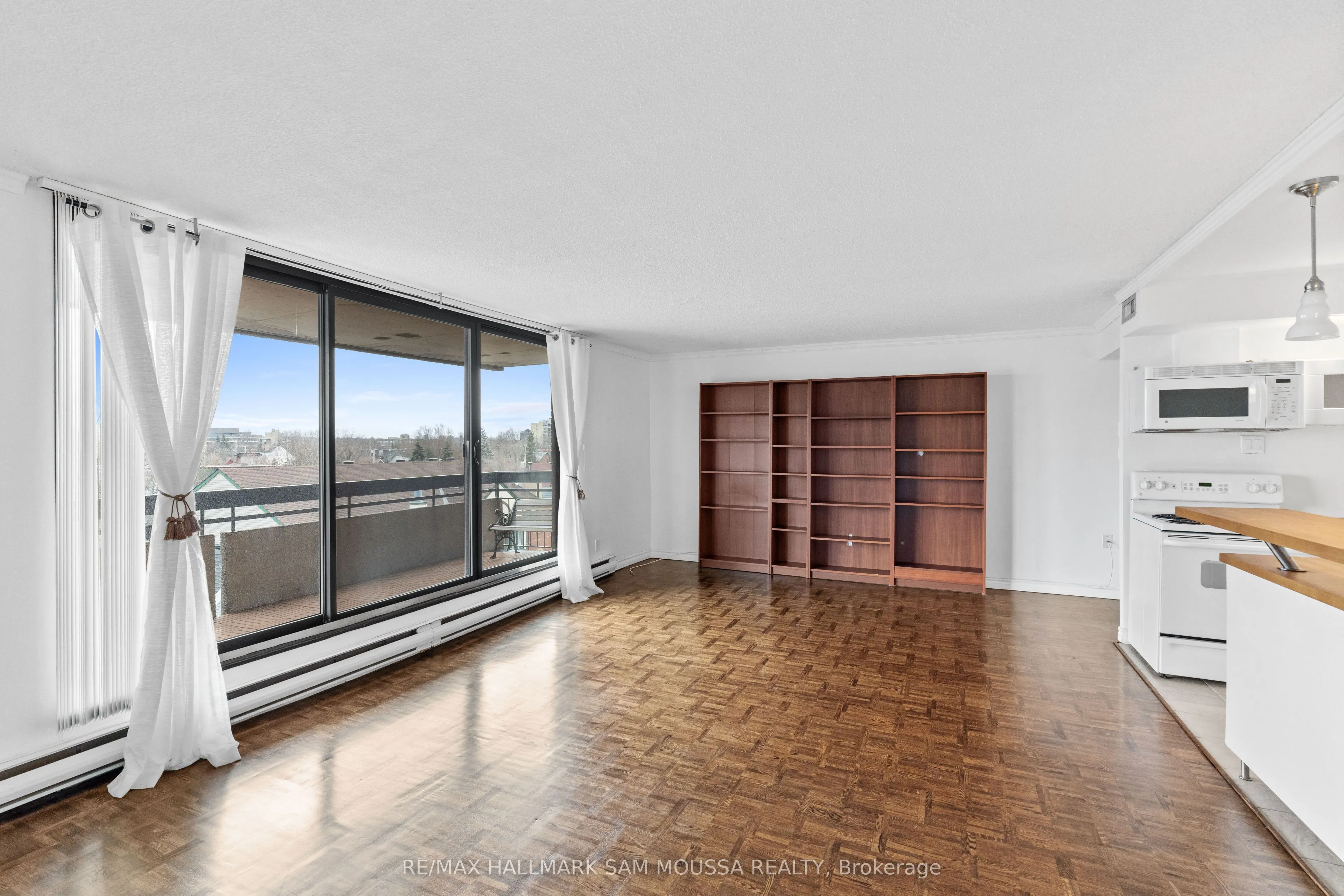 20 Driveway Drive S, #502