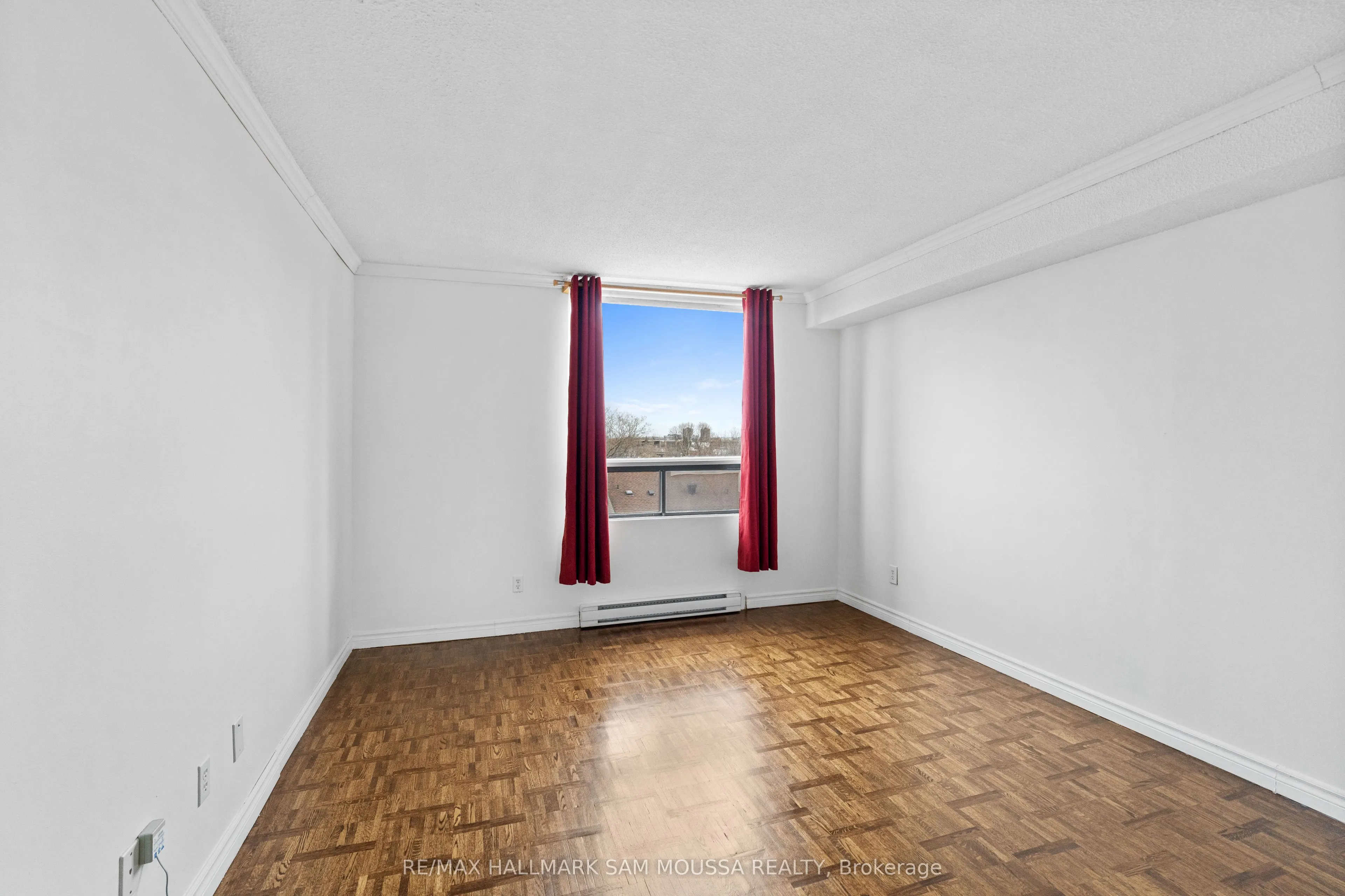 20 Driveway Drive S, #502
