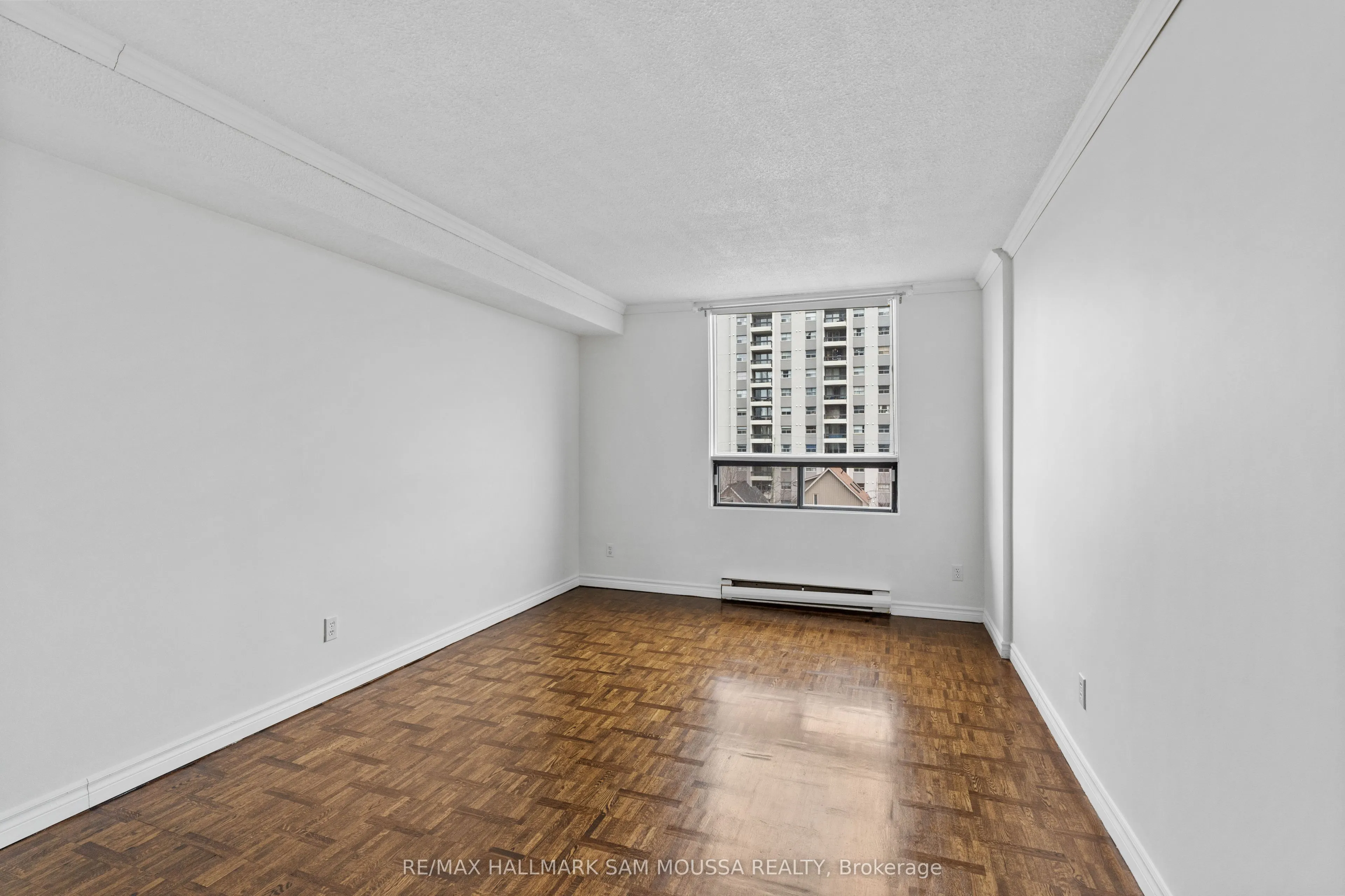 20 Driveway Drive S, #502