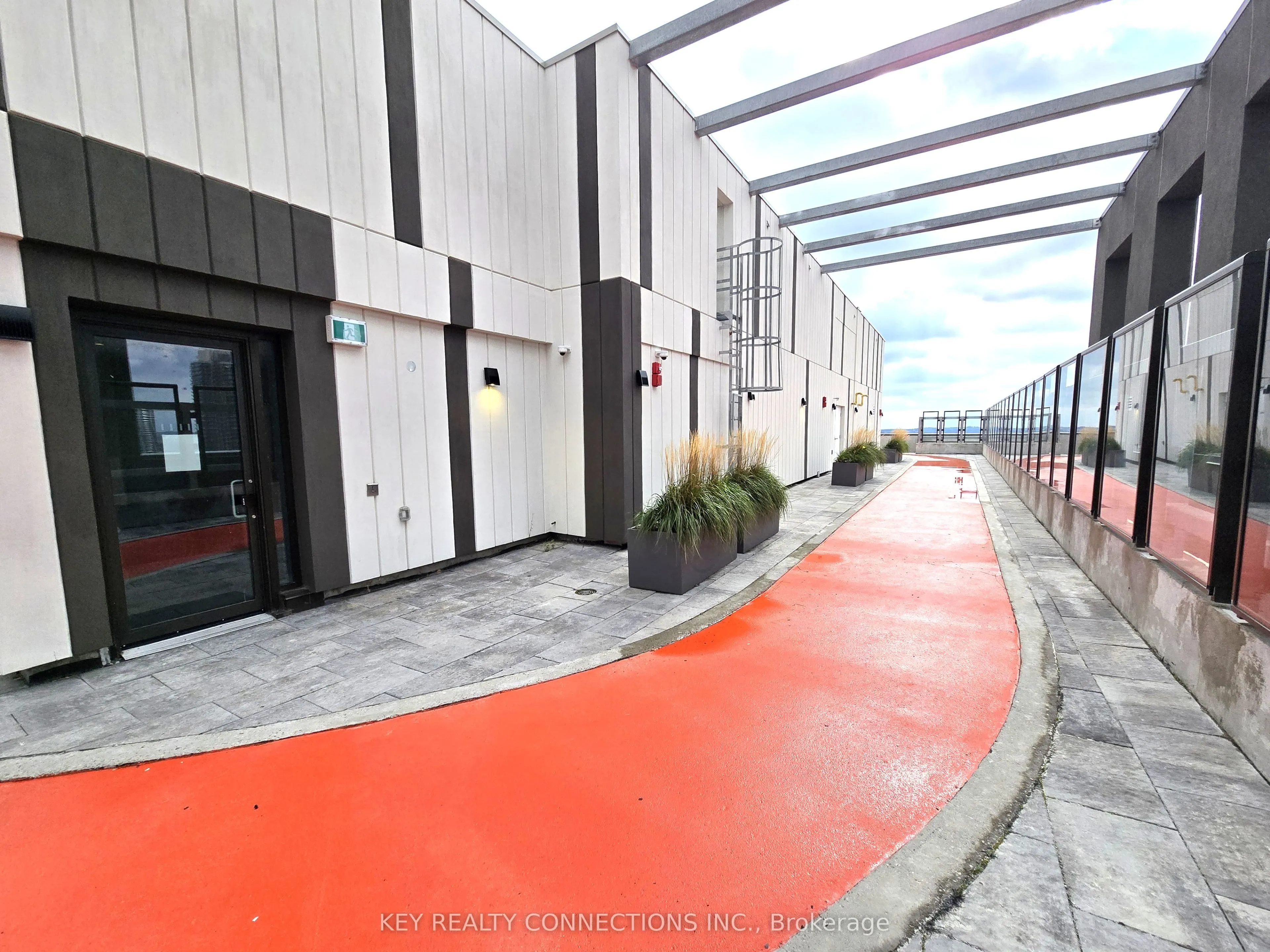 55 Duke Street W, #415
