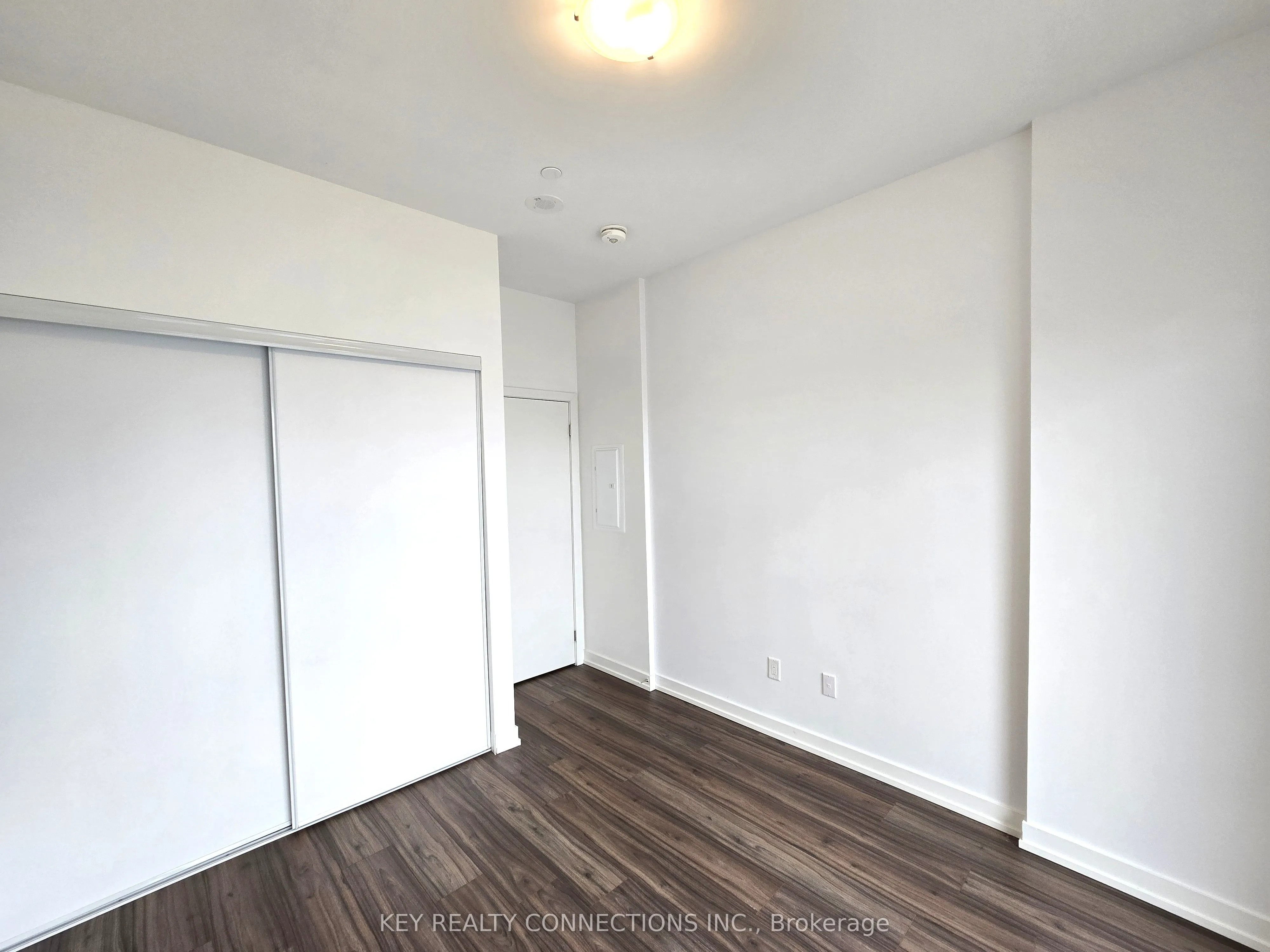 55 Duke Street W, #415