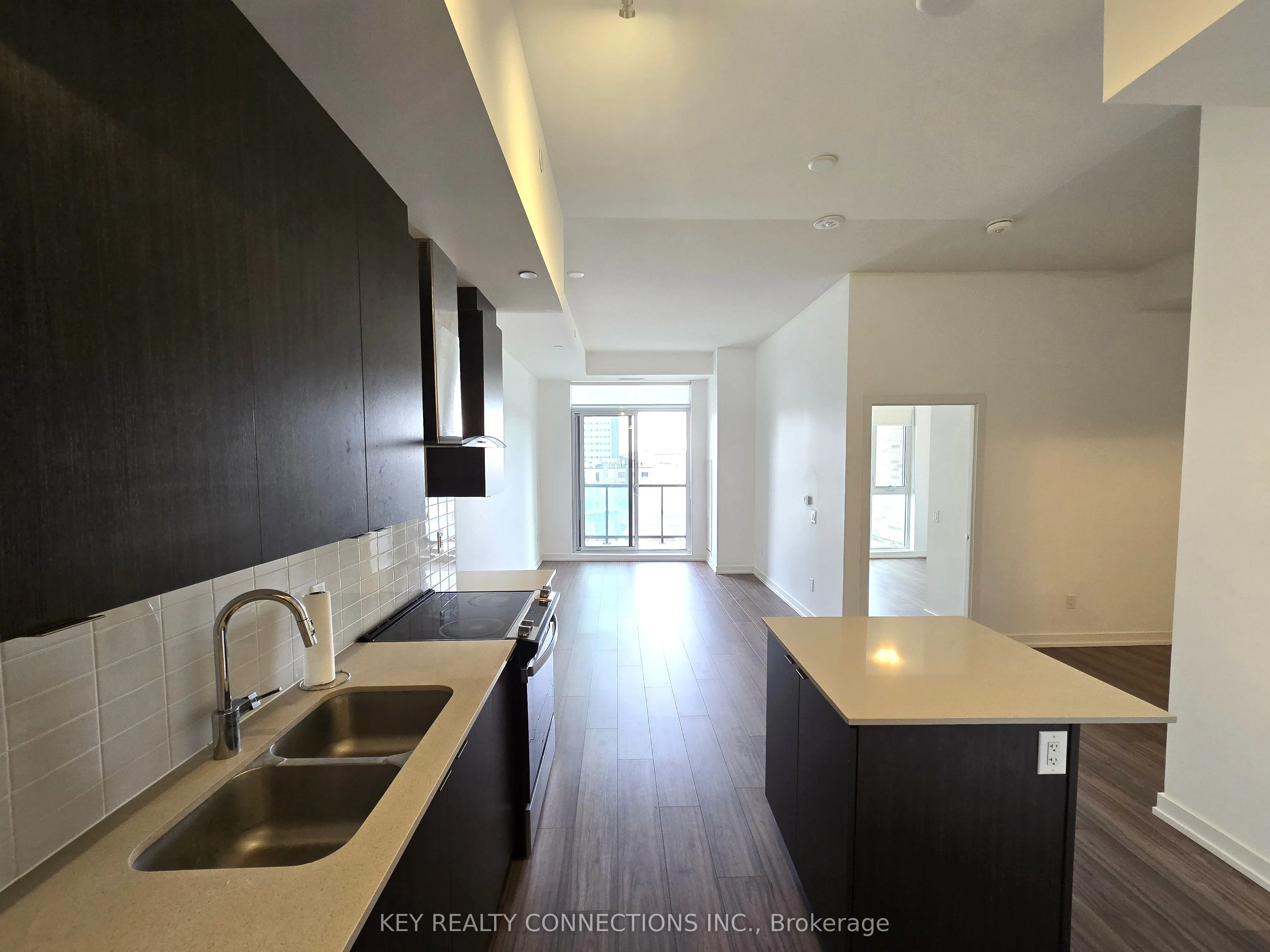 55 Duke Street W, #415
