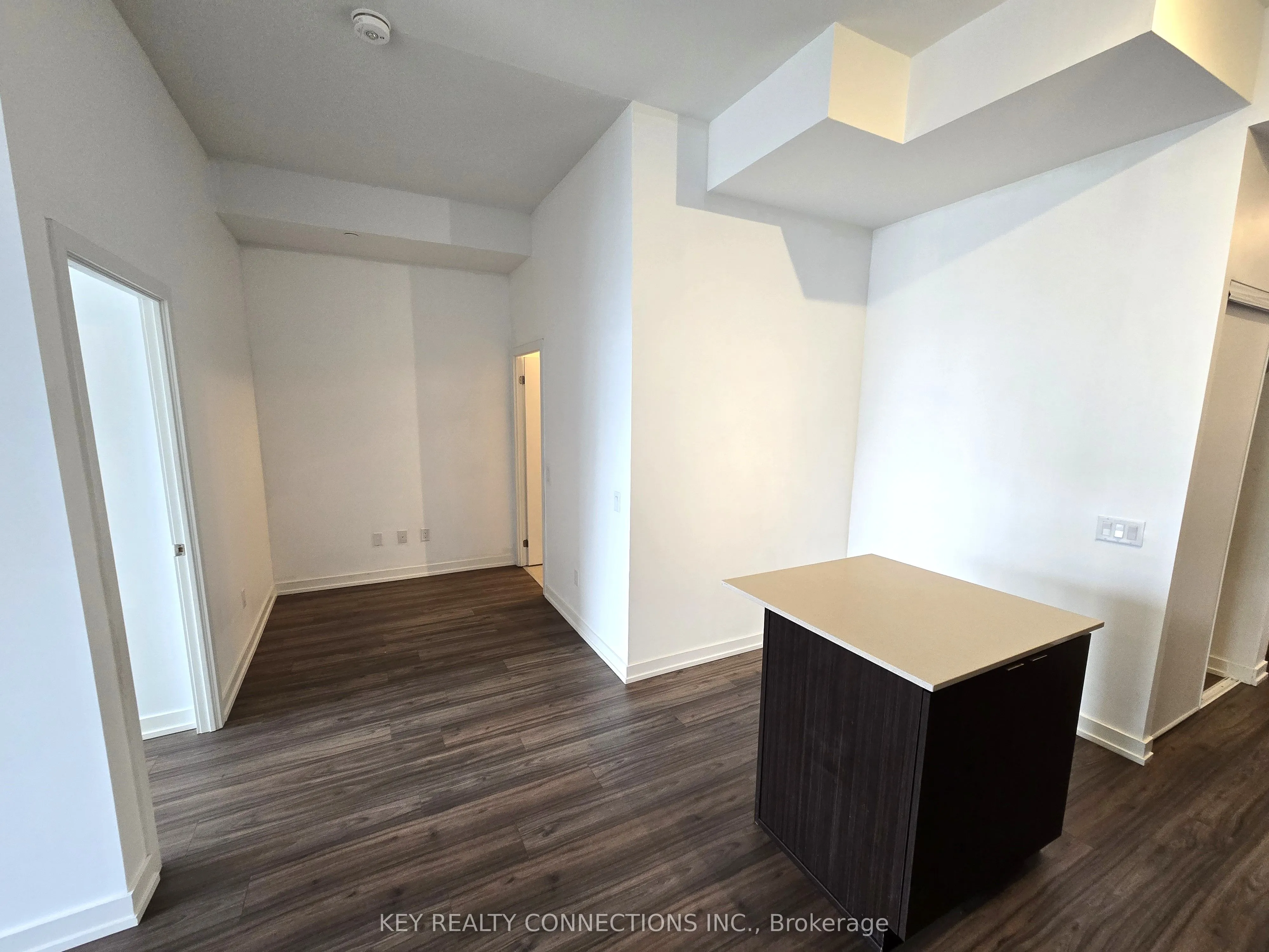 55 Duke Street W, #415