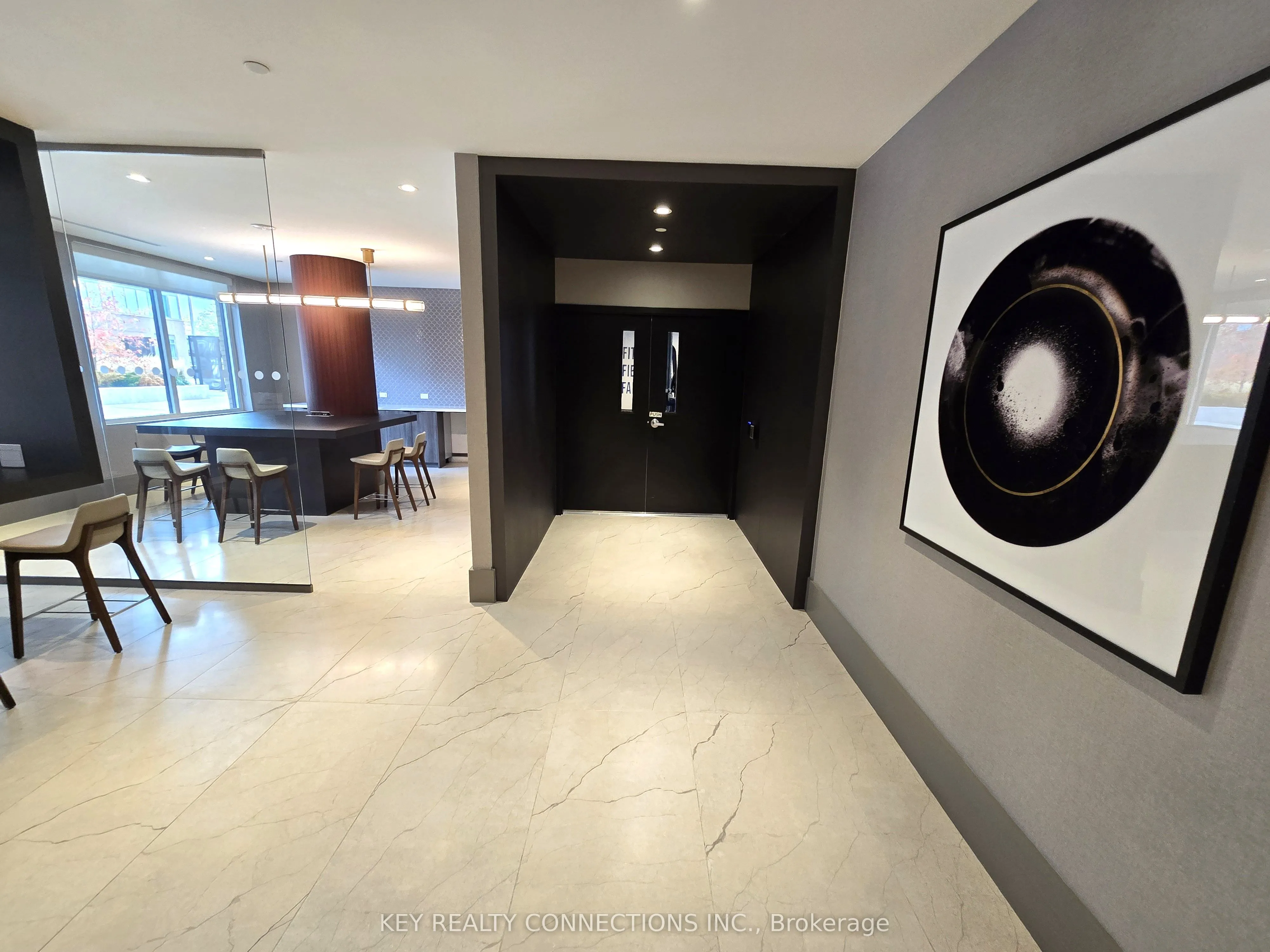 55 Duke Street W, #415