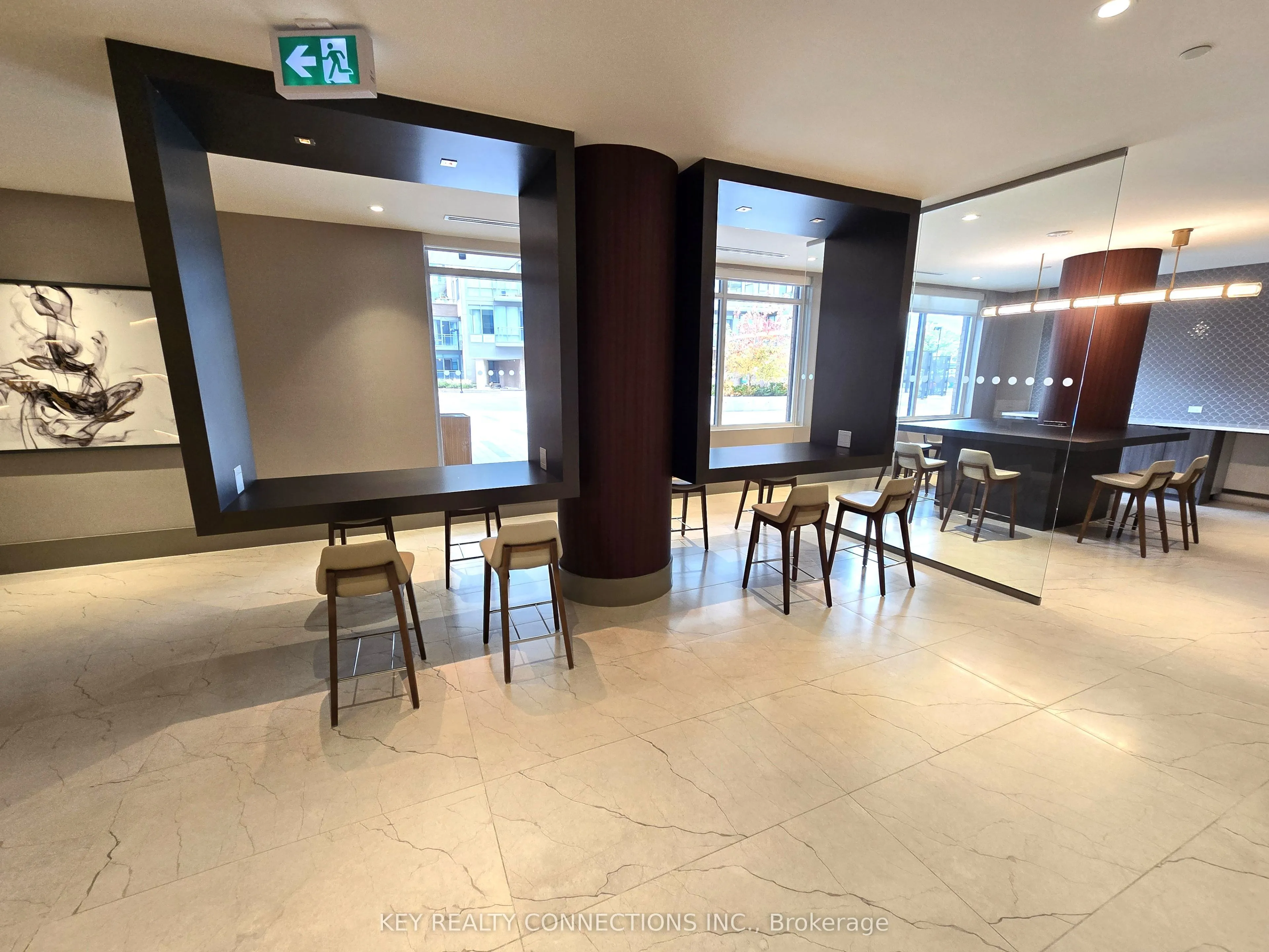 55 Duke Street W, #415