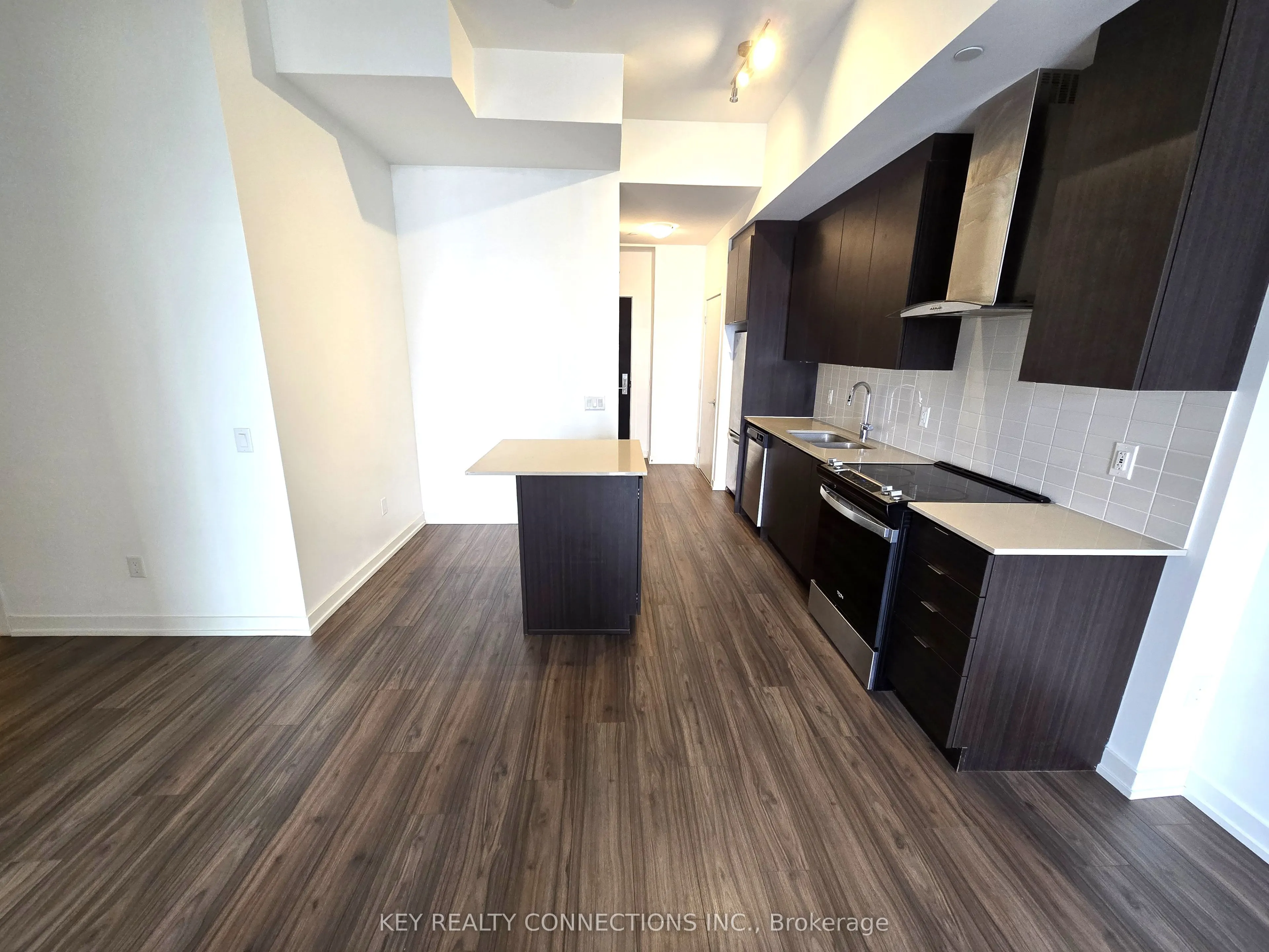 55 Duke Street W, #415