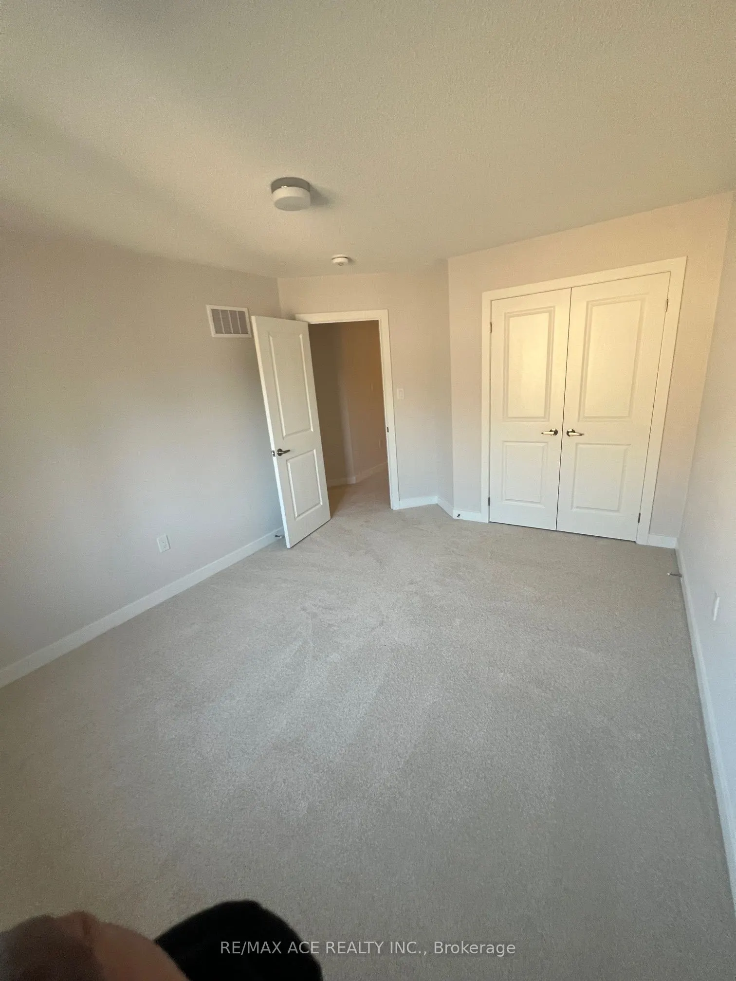 43 Tulip Crescent N
