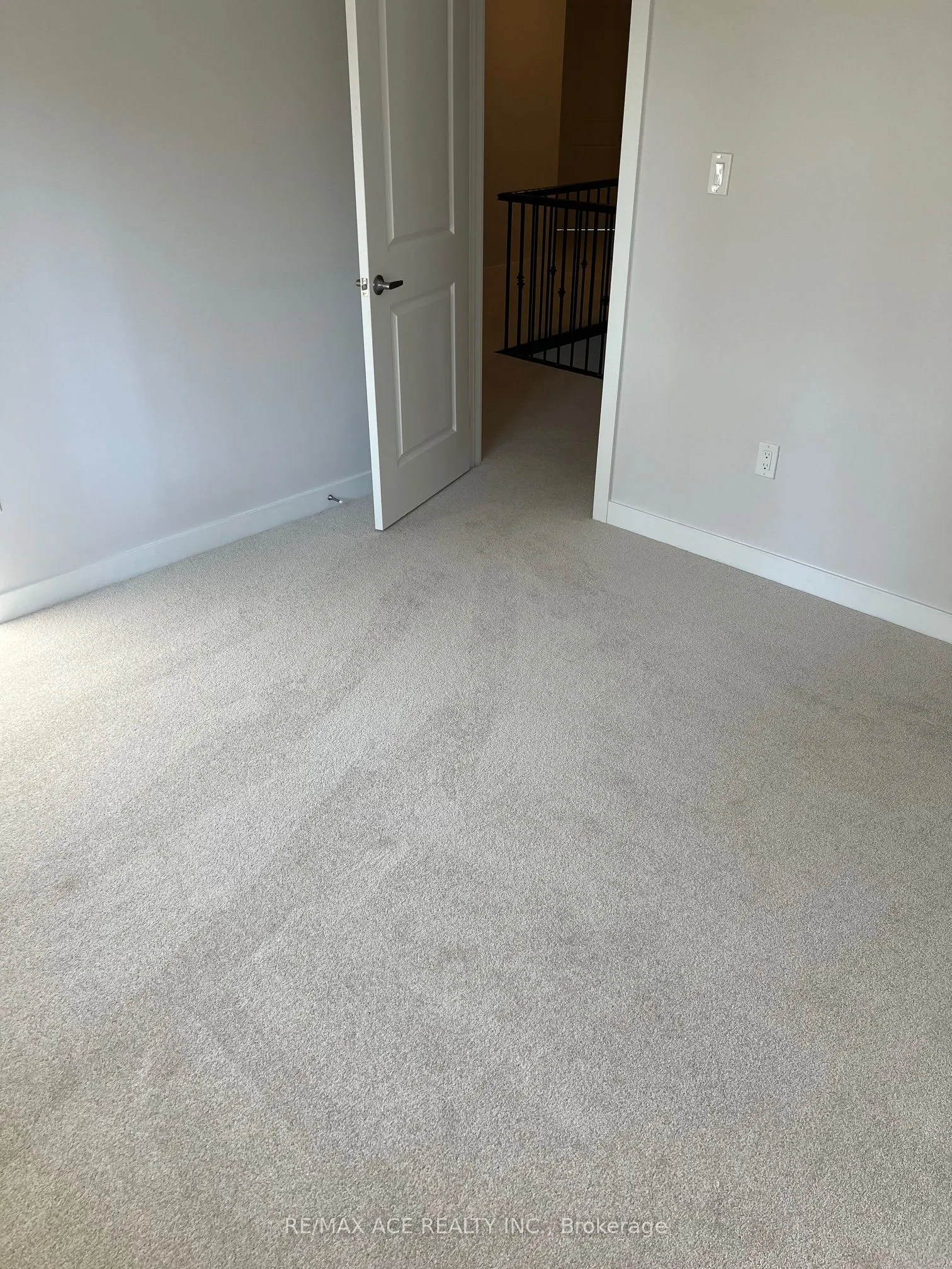 43 Tulip Crescent N