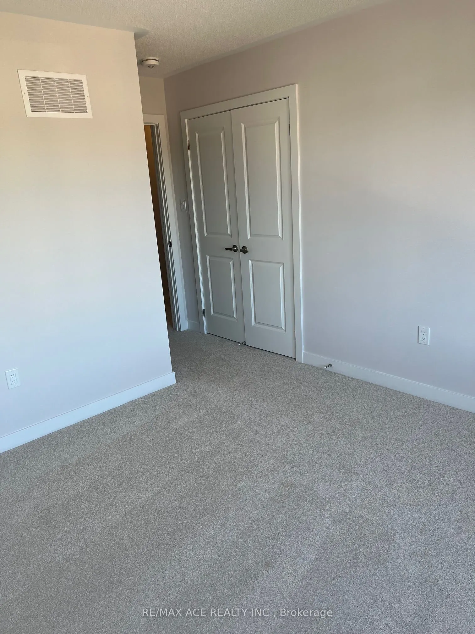 43 Tulip Crescent N