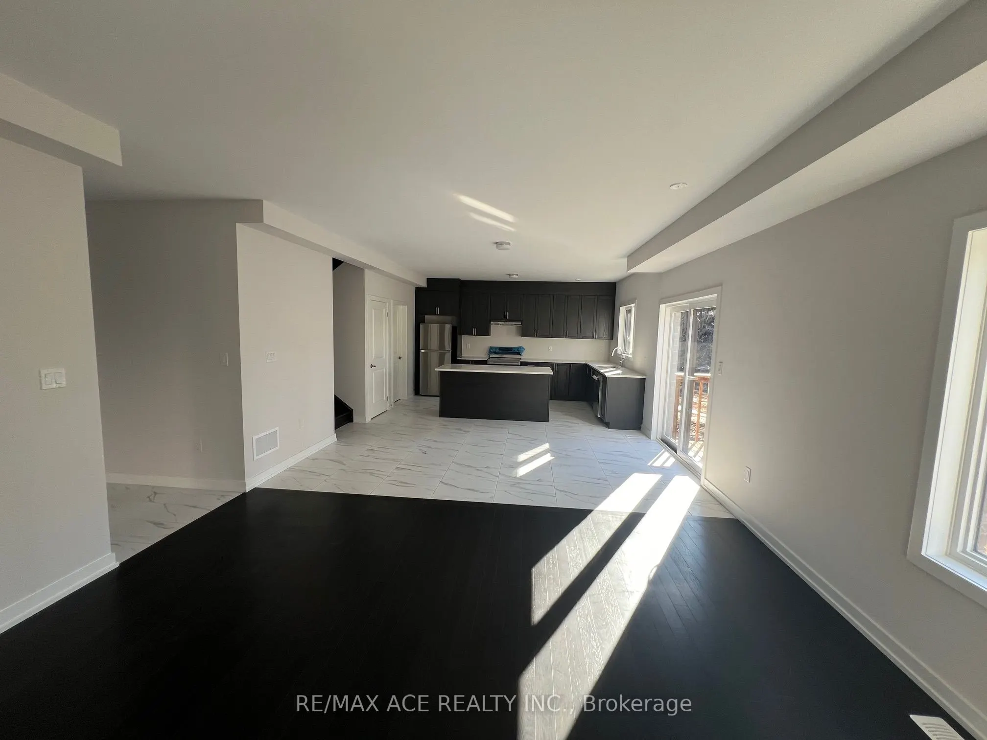 43 Tulip Crescent N