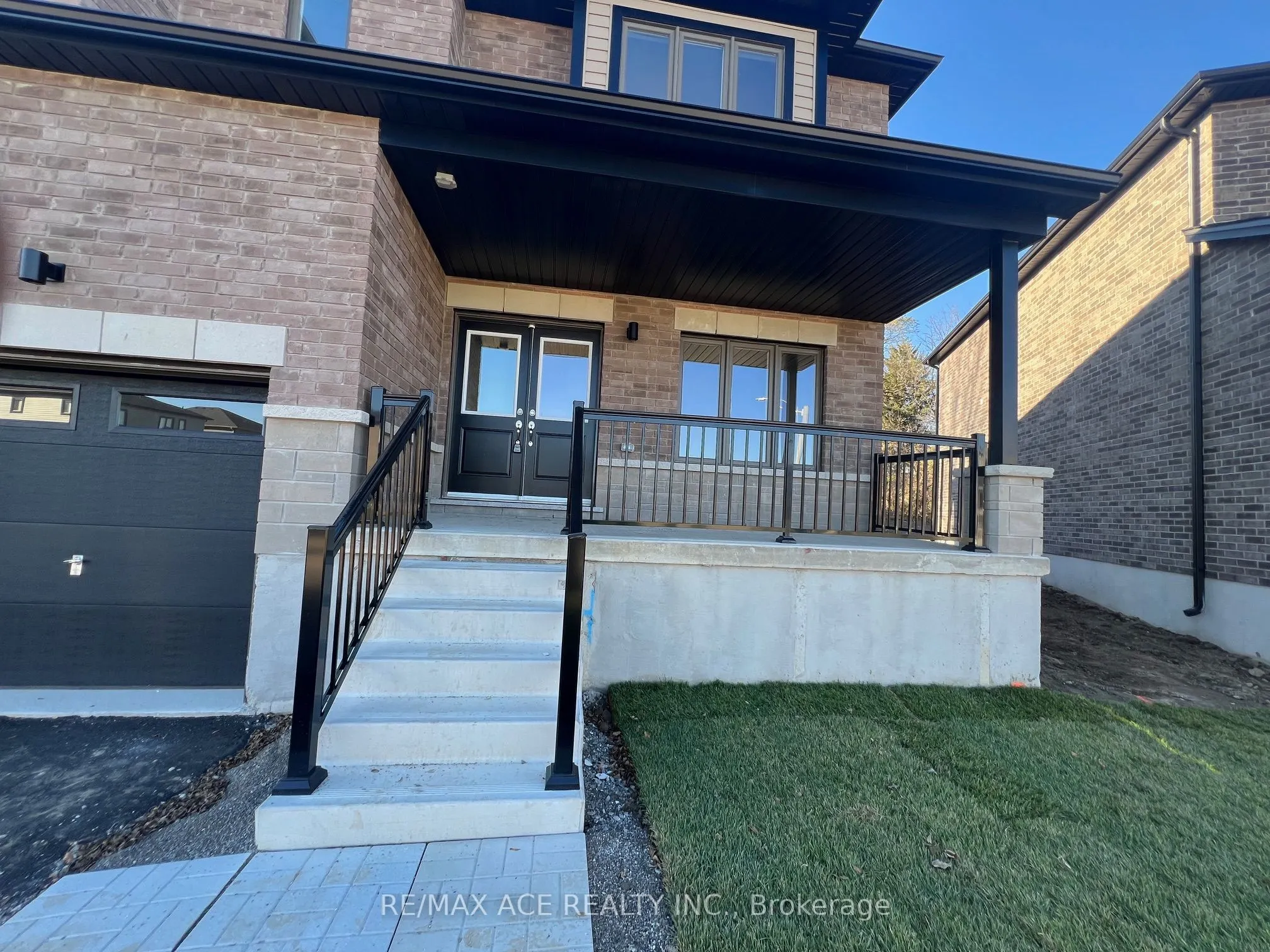 43 Tulip Crescent N