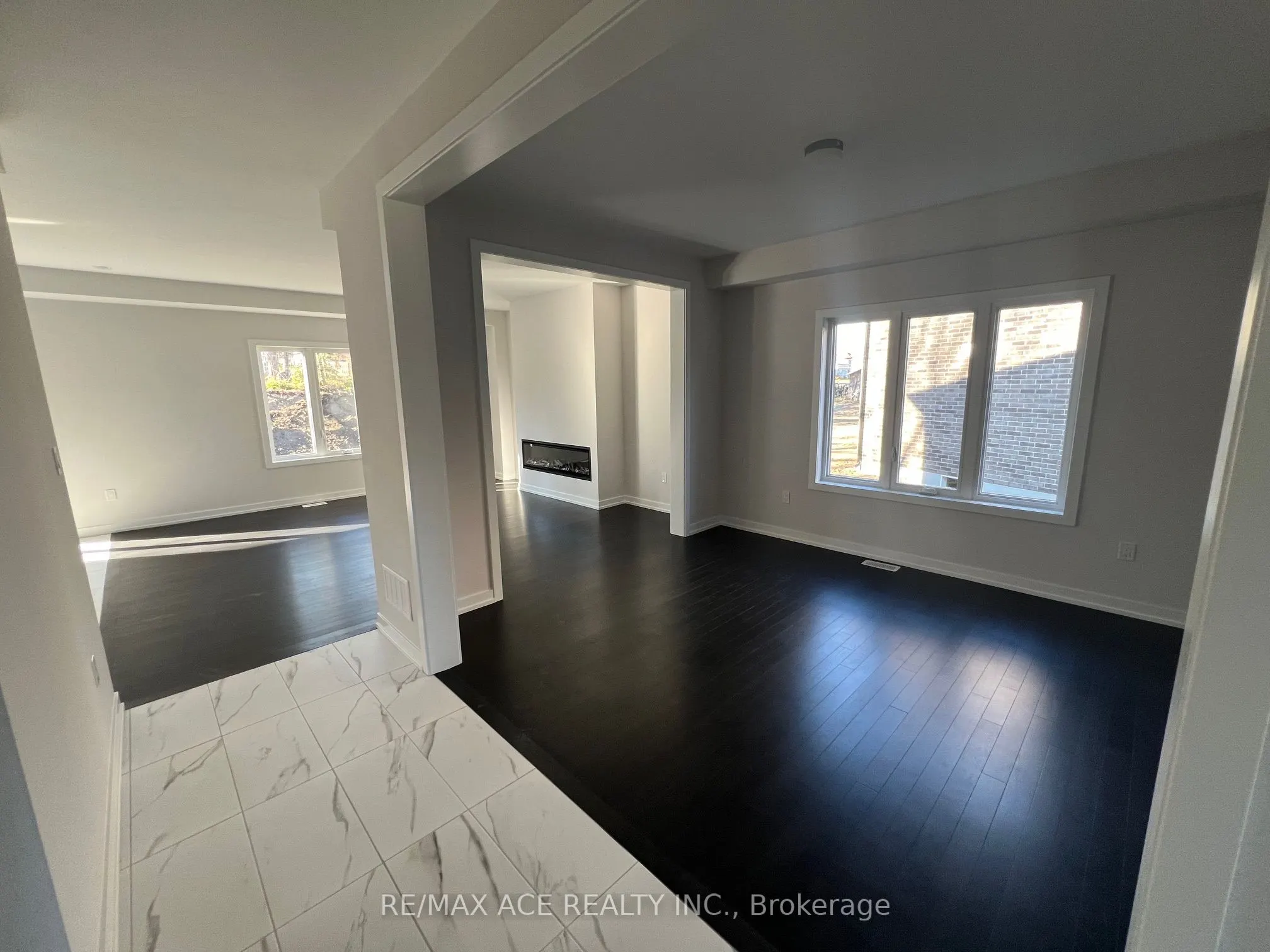 43 Tulip Crescent N