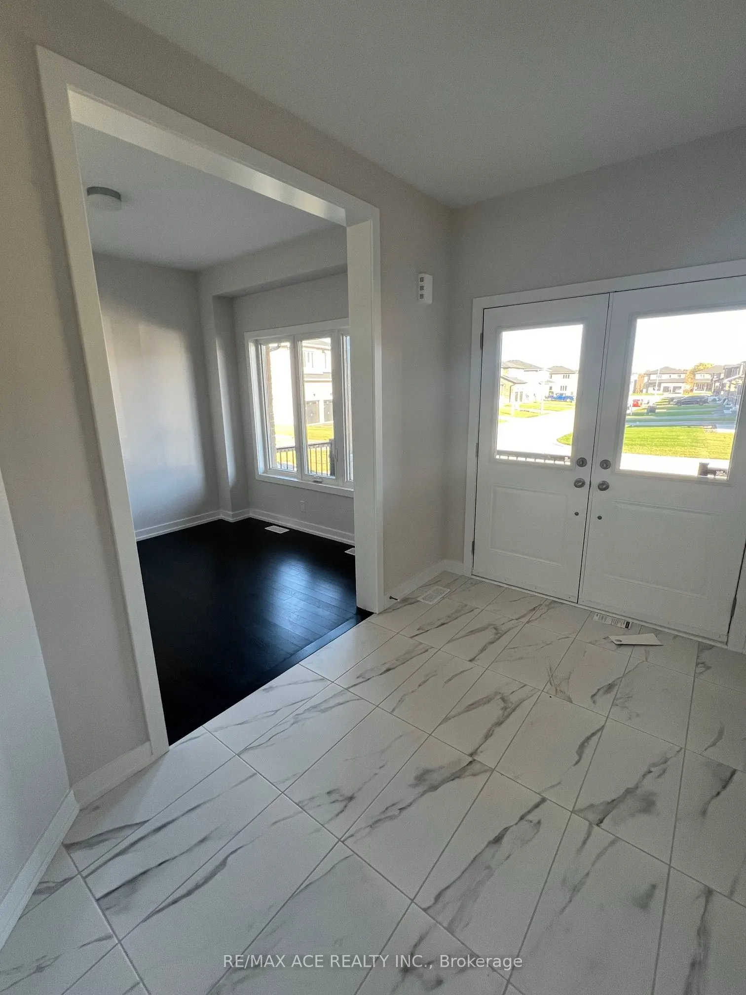43 Tulip Crescent N