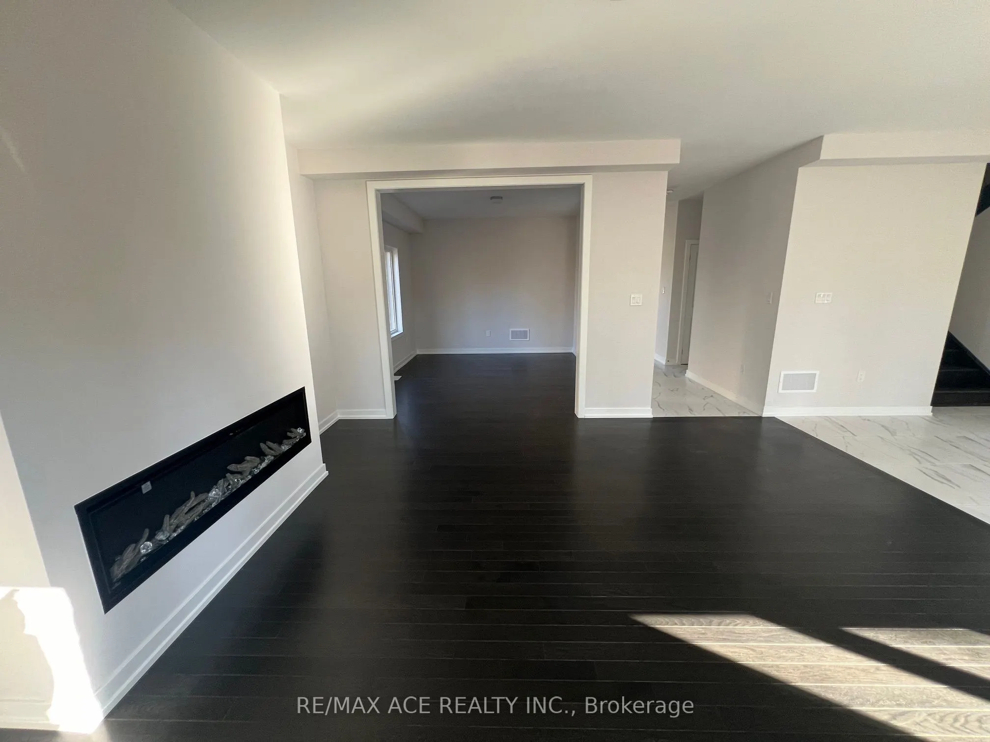 43 Tulip Crescent N