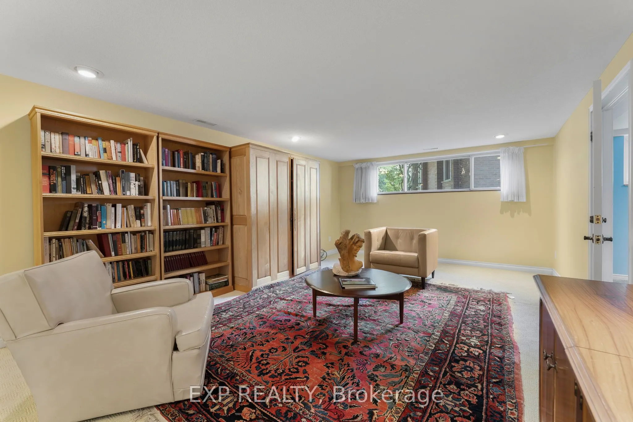 887 MONTGOMERY Drive