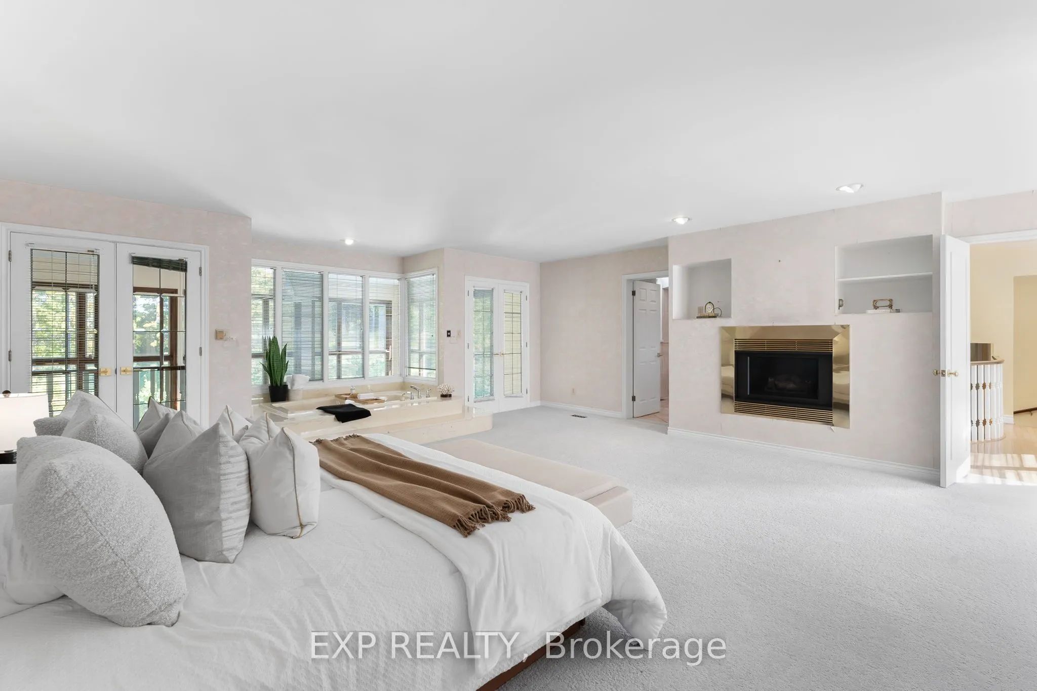887 MONTGOMERY Drive