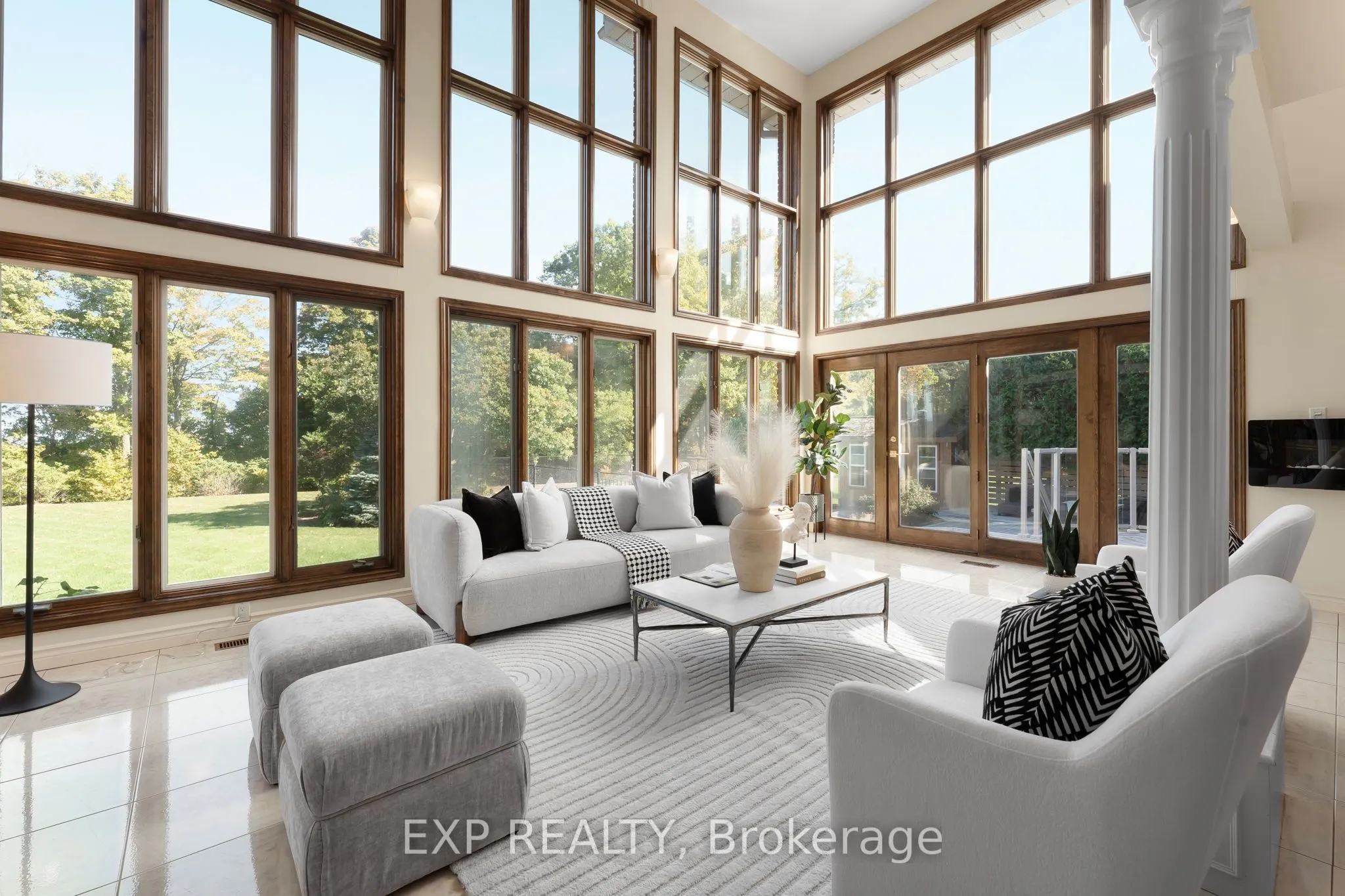 887 MONTGOMERY Drive