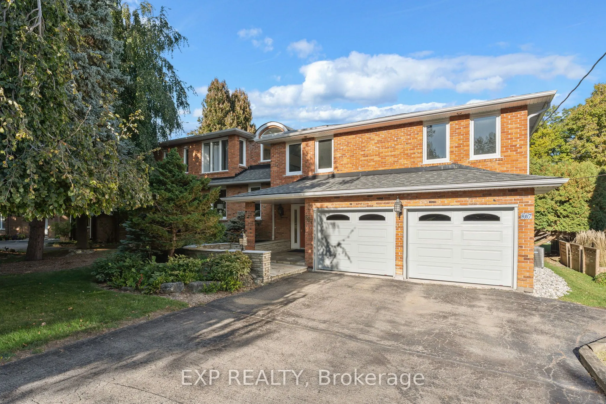 887 MONTGOMERY Drive