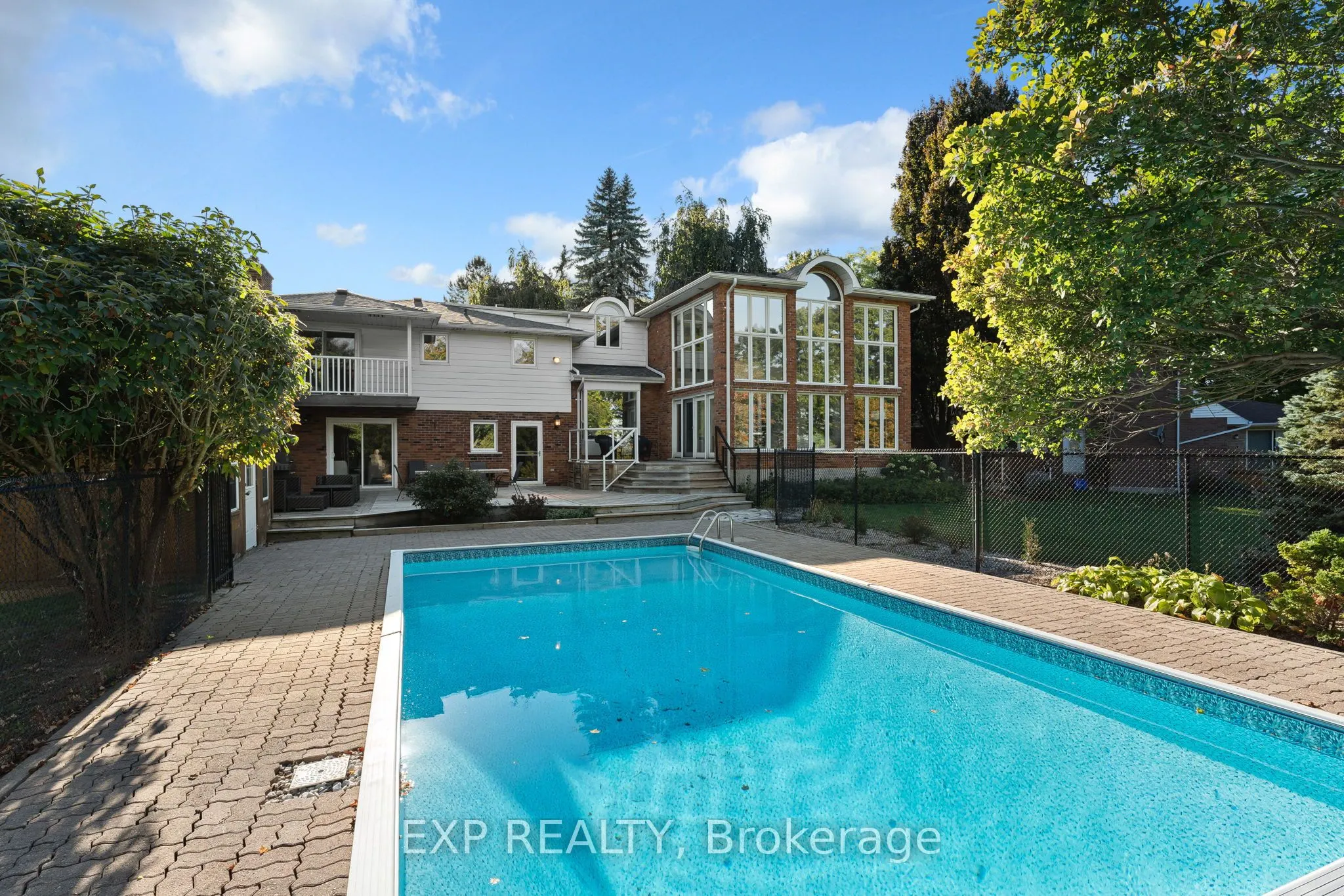 887 MONTGOMERY Drive