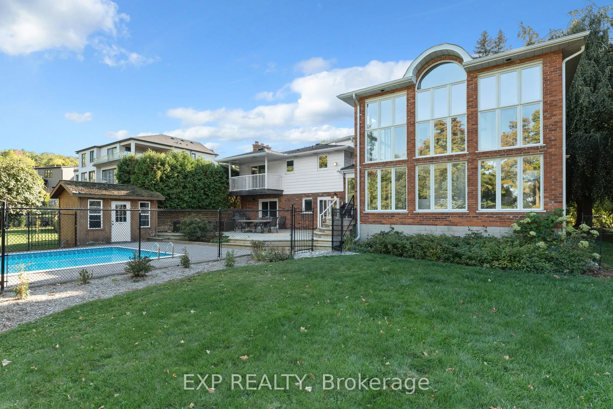 887 MONTGOMERY Drive