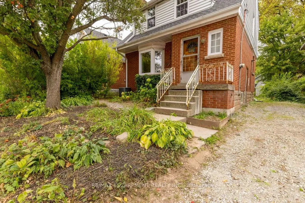 144 WHITNEY Avenue