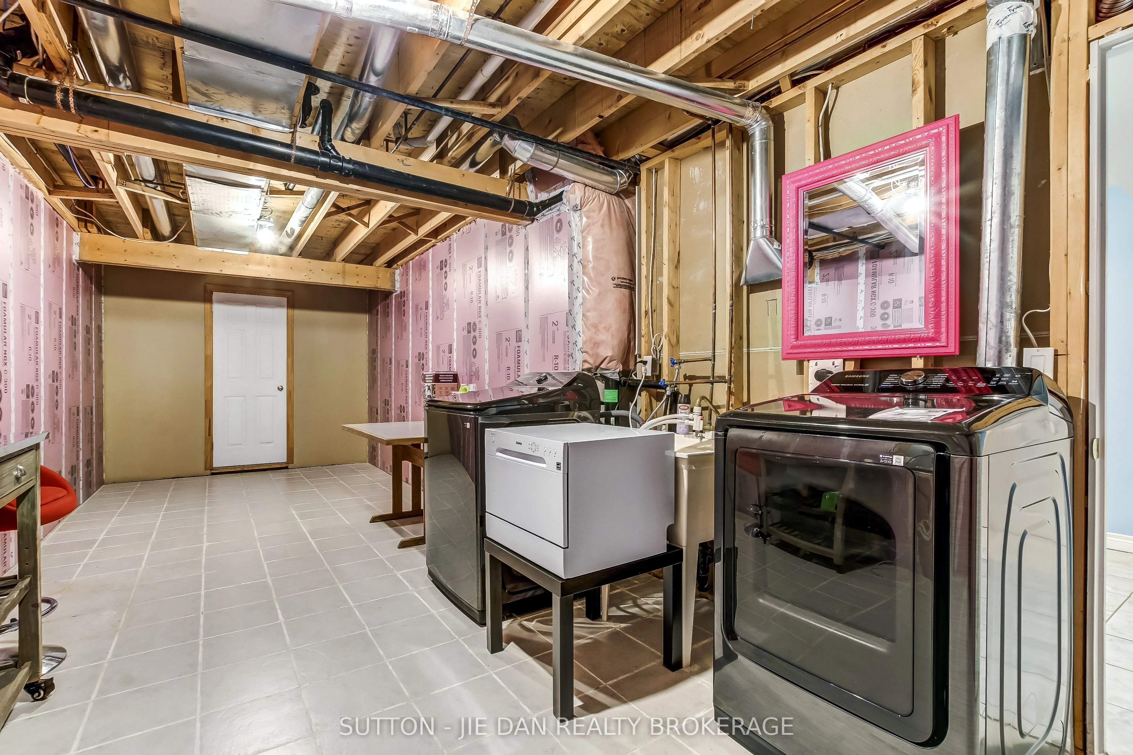 1574 RICHMOND Street, #23