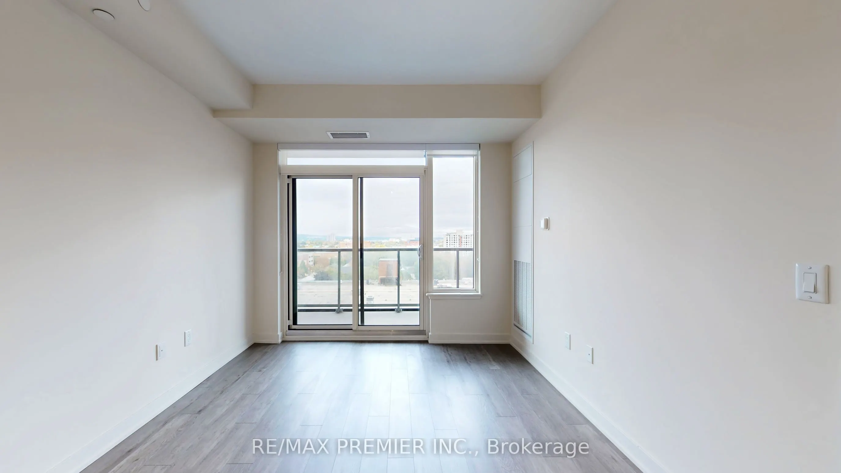 212 King William Street, #922
