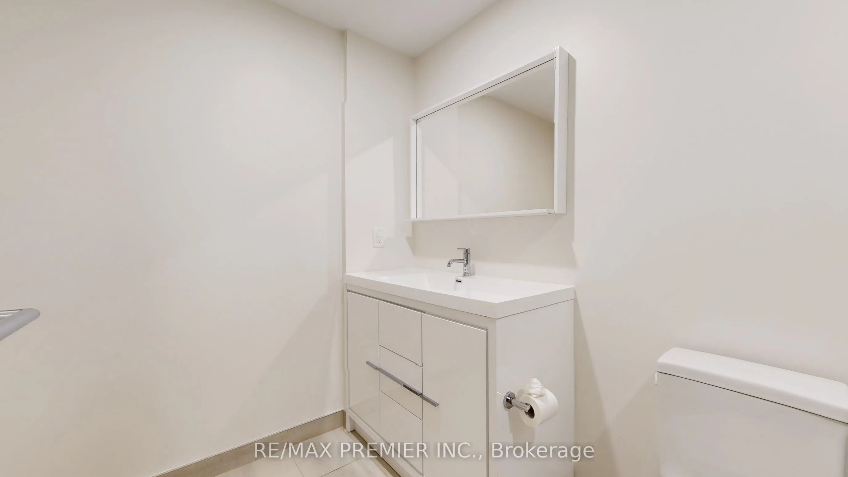 212 King William Street, #922