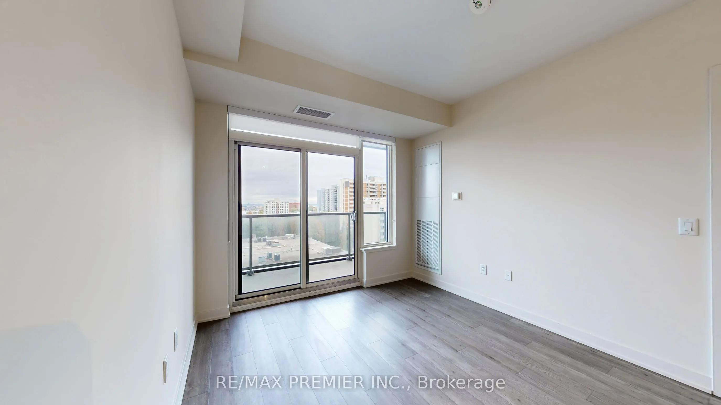 212 King William Street, #922