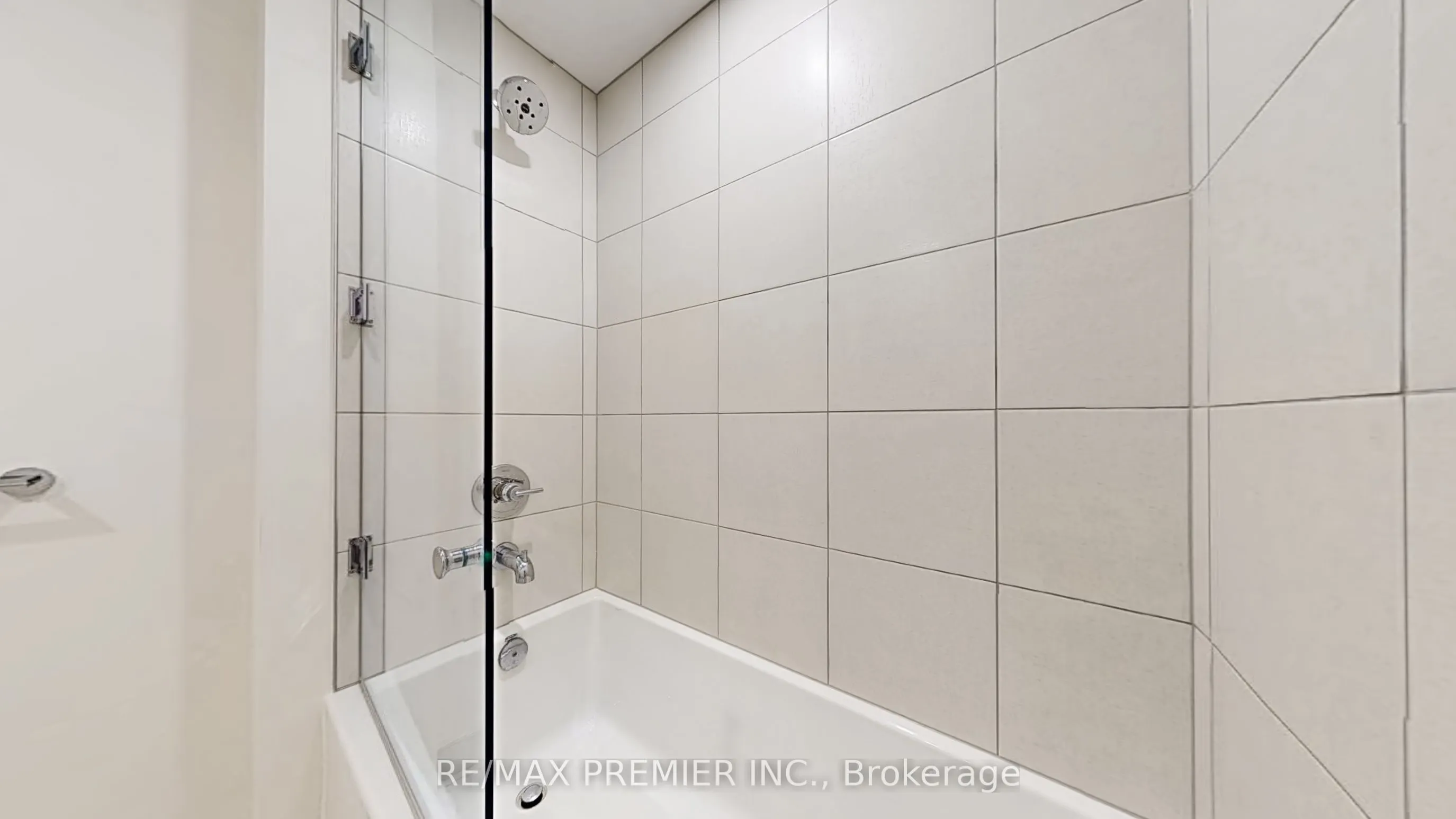 212 King William Street, #922