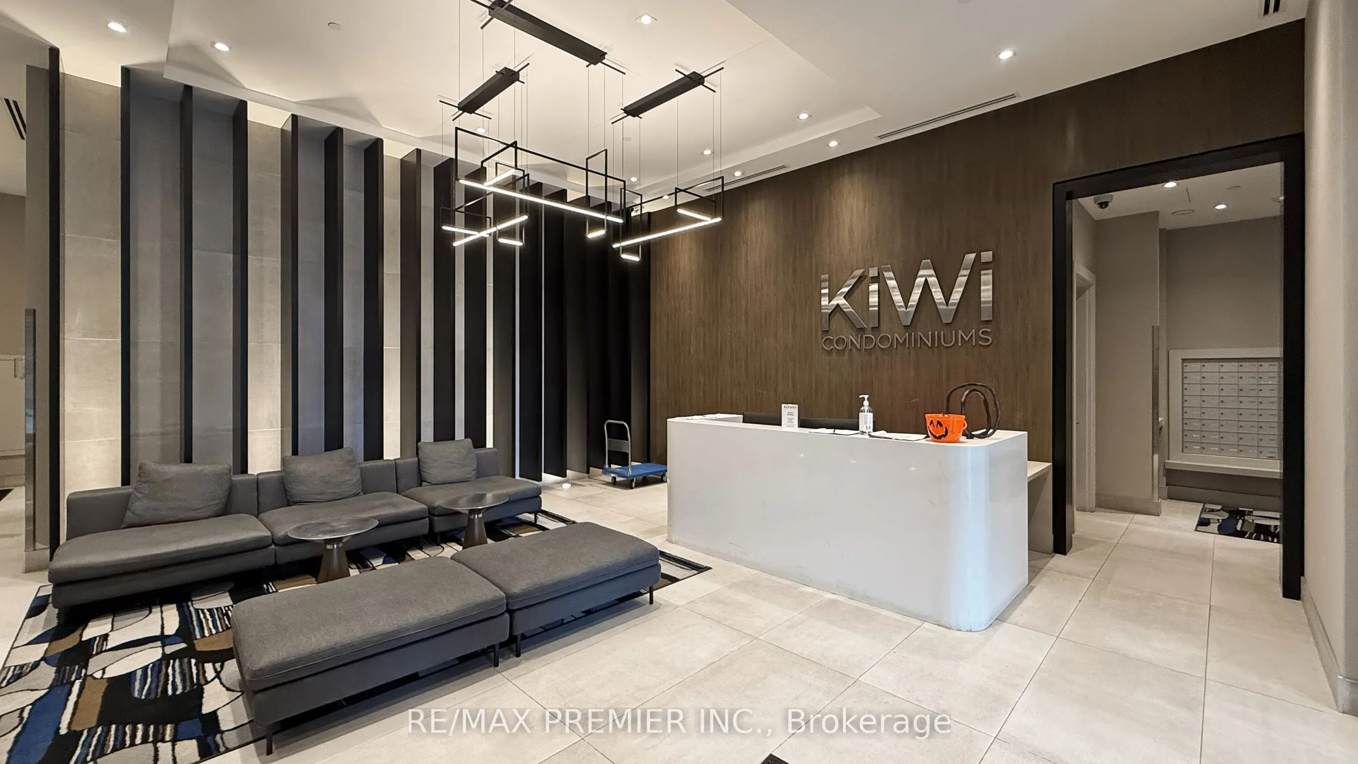 212 King William Street, #922