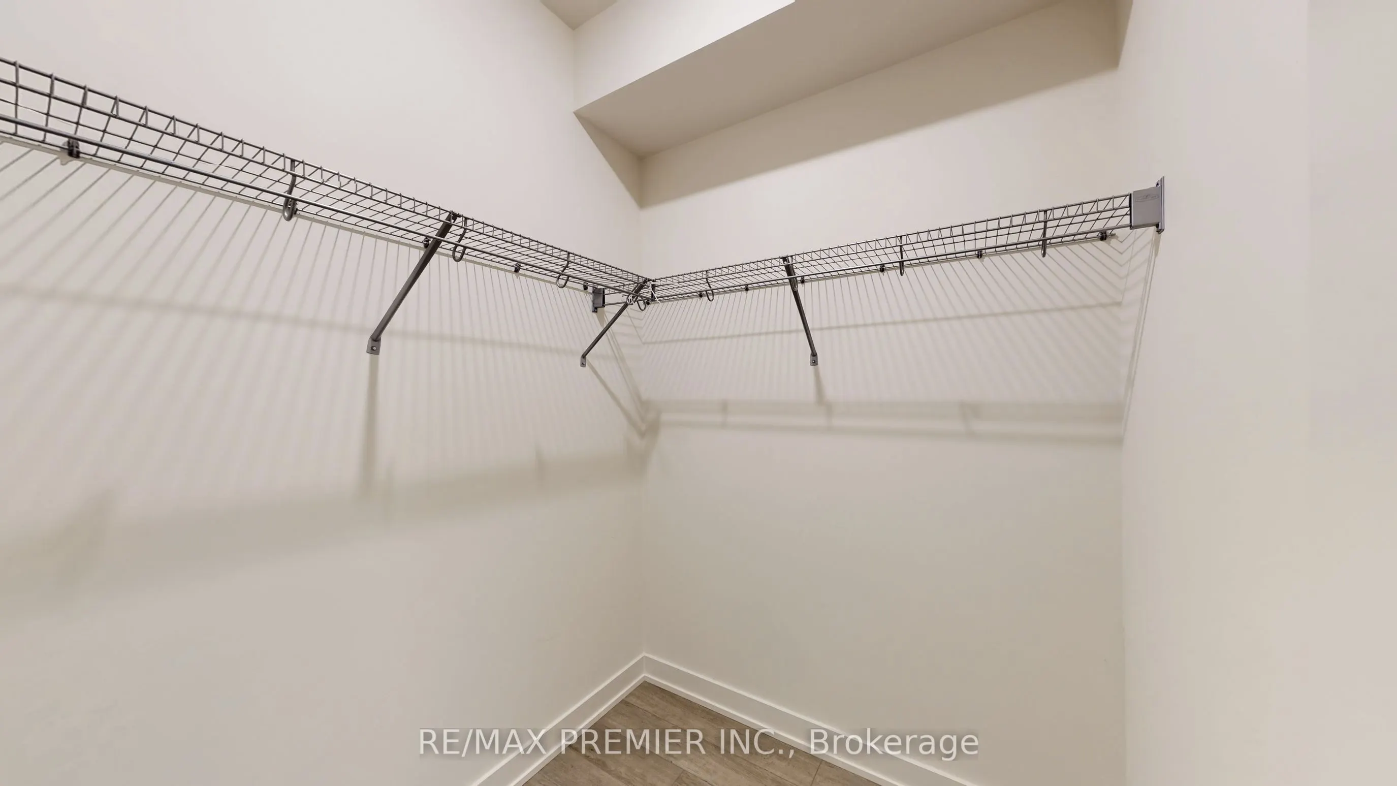 212 King William Street, #922