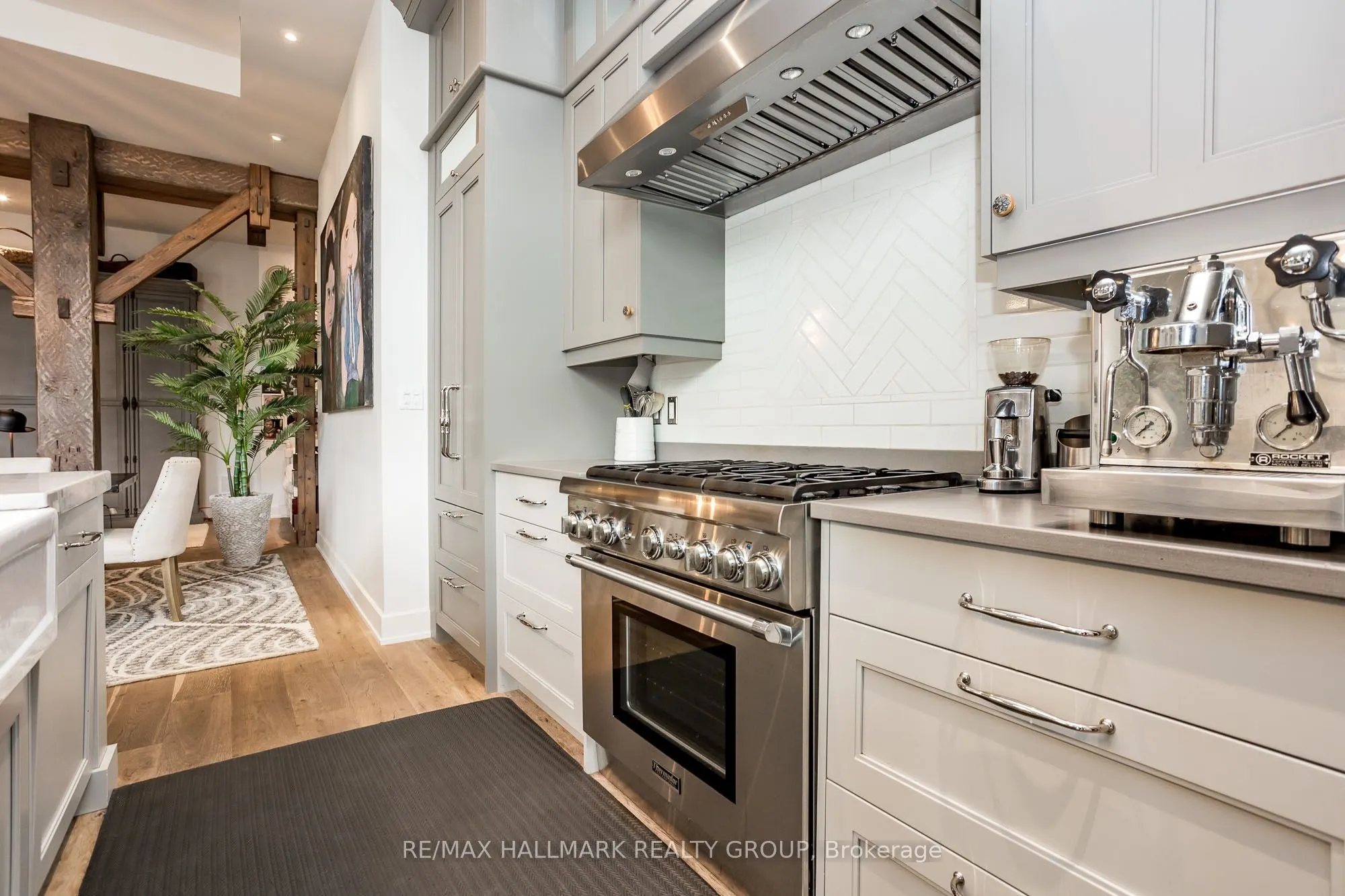 12 Stirling Avenue, #2