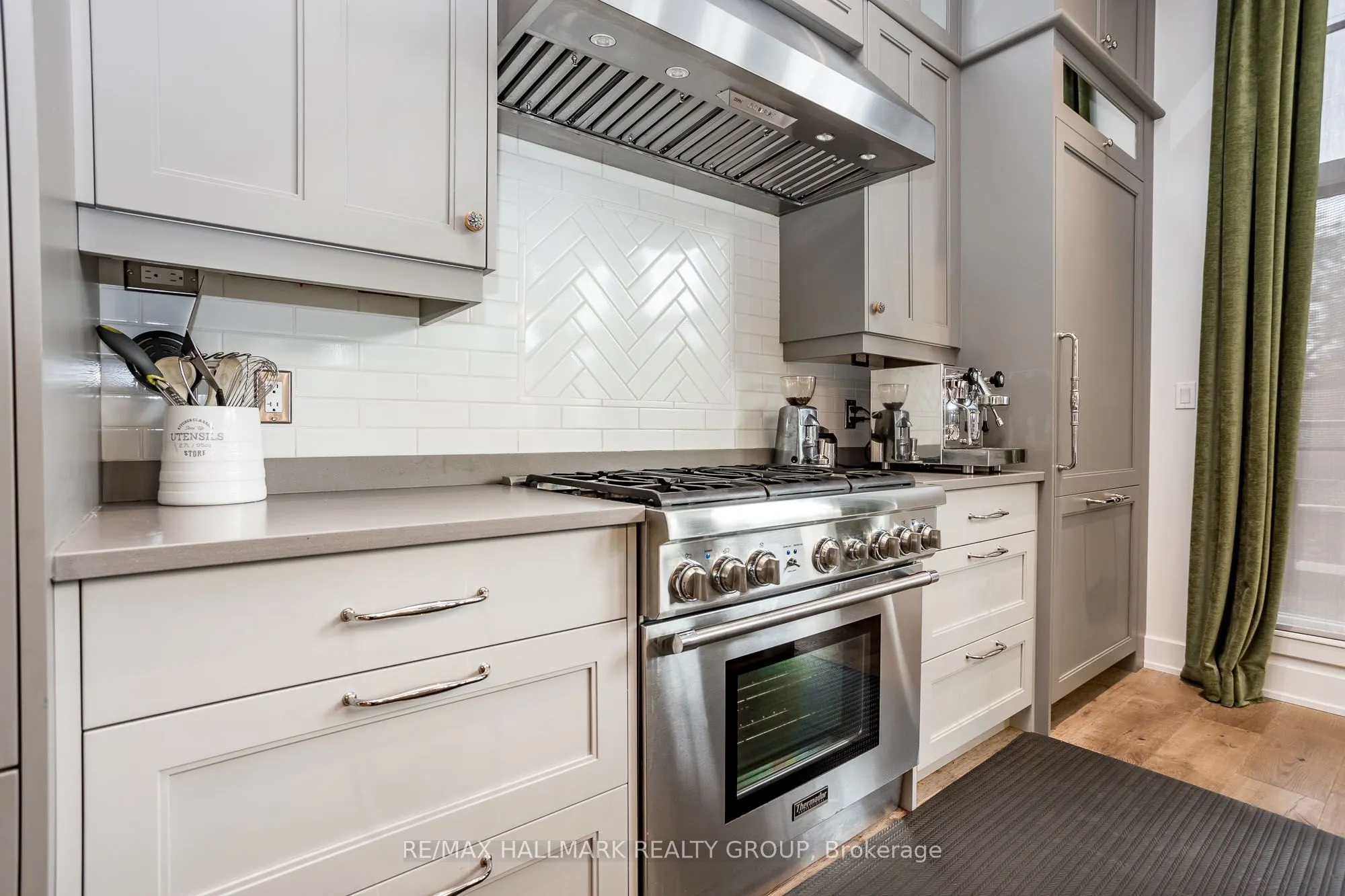12 Stirling Avenue, #2
