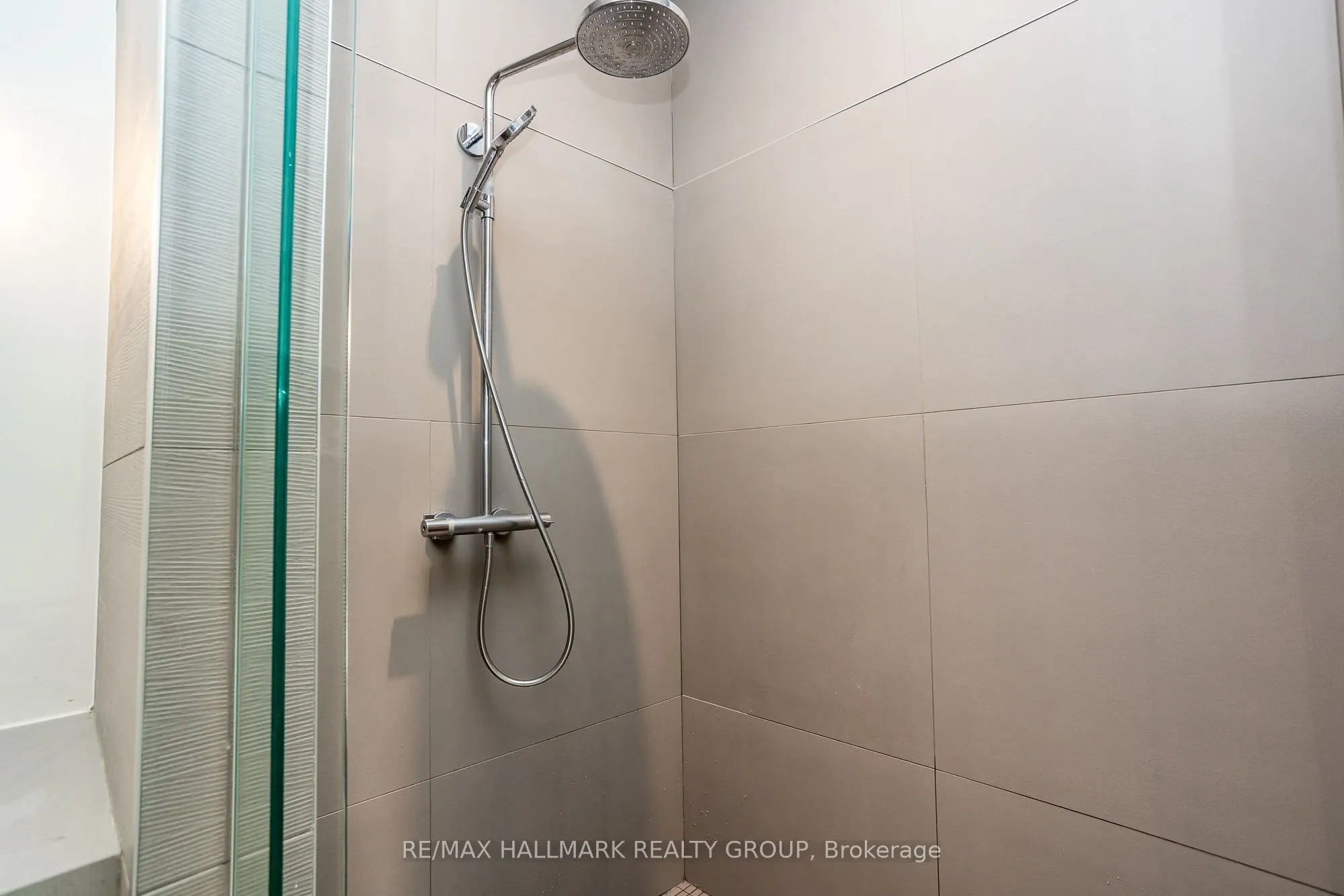12 Stirling Avenue, #2
